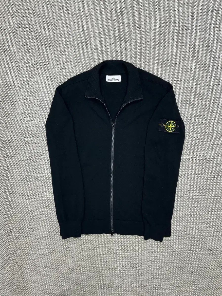 ストーンアイランド　ニットジップ ストーンアイランド ニット HALF ZIP HOODED KNIT メンズ SIZE M STONE