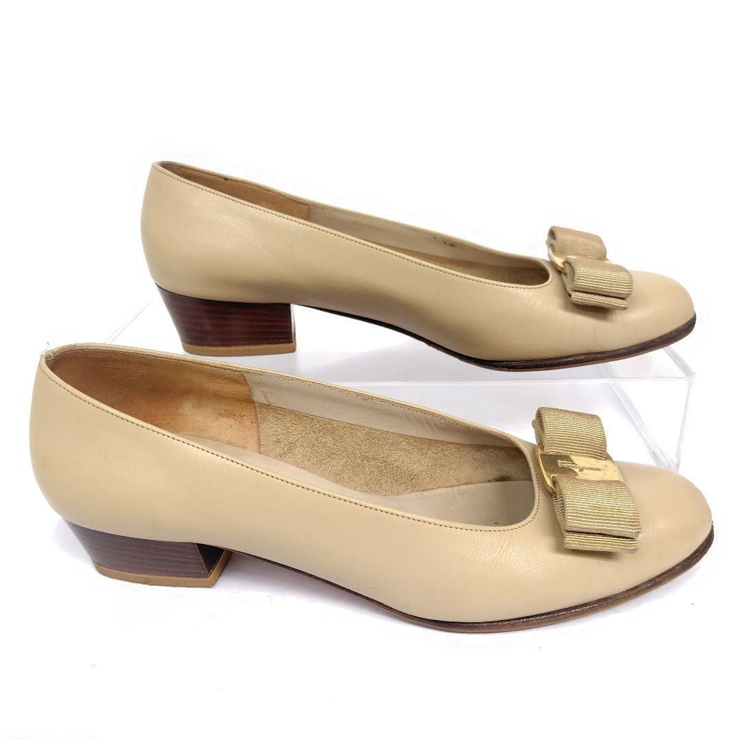 Salvatore Ferragamo フェラガモ 22.5cm パンプス 5.5C ヴァラ