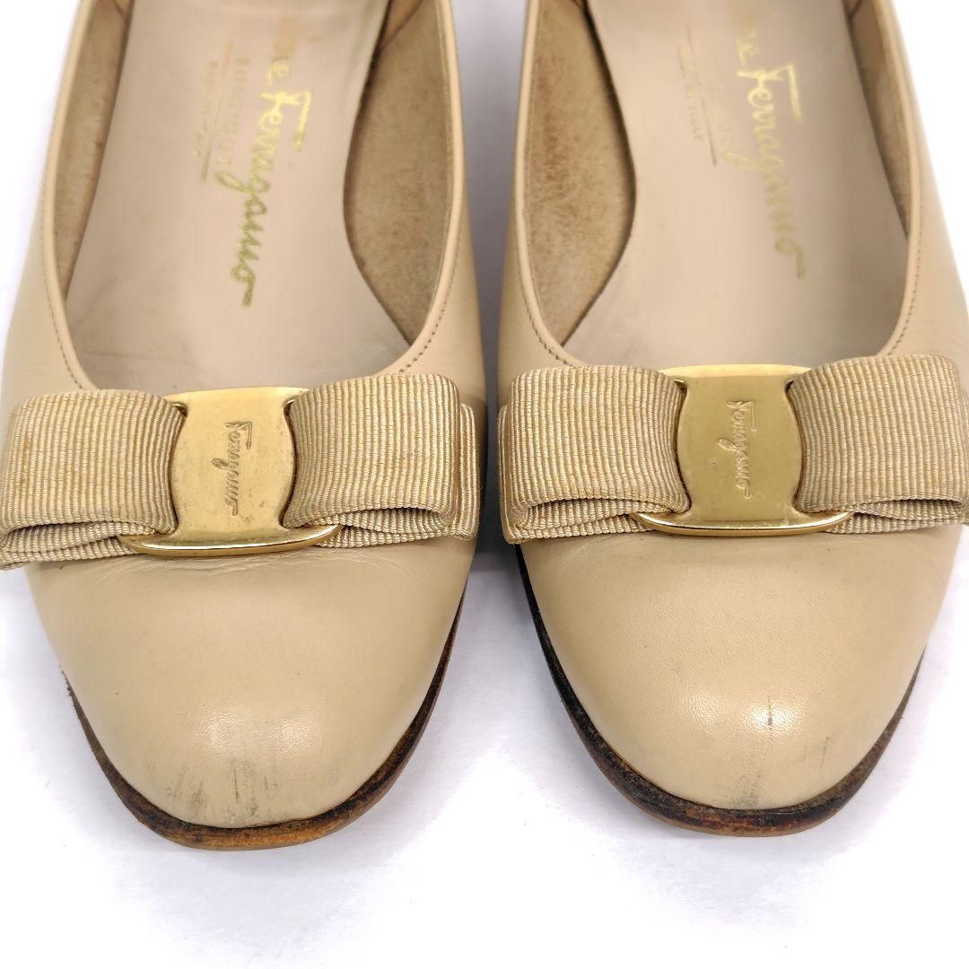 Salvatore Ferragamo フェラガモ 22.5cm パンプス 5.5C ヴァラ