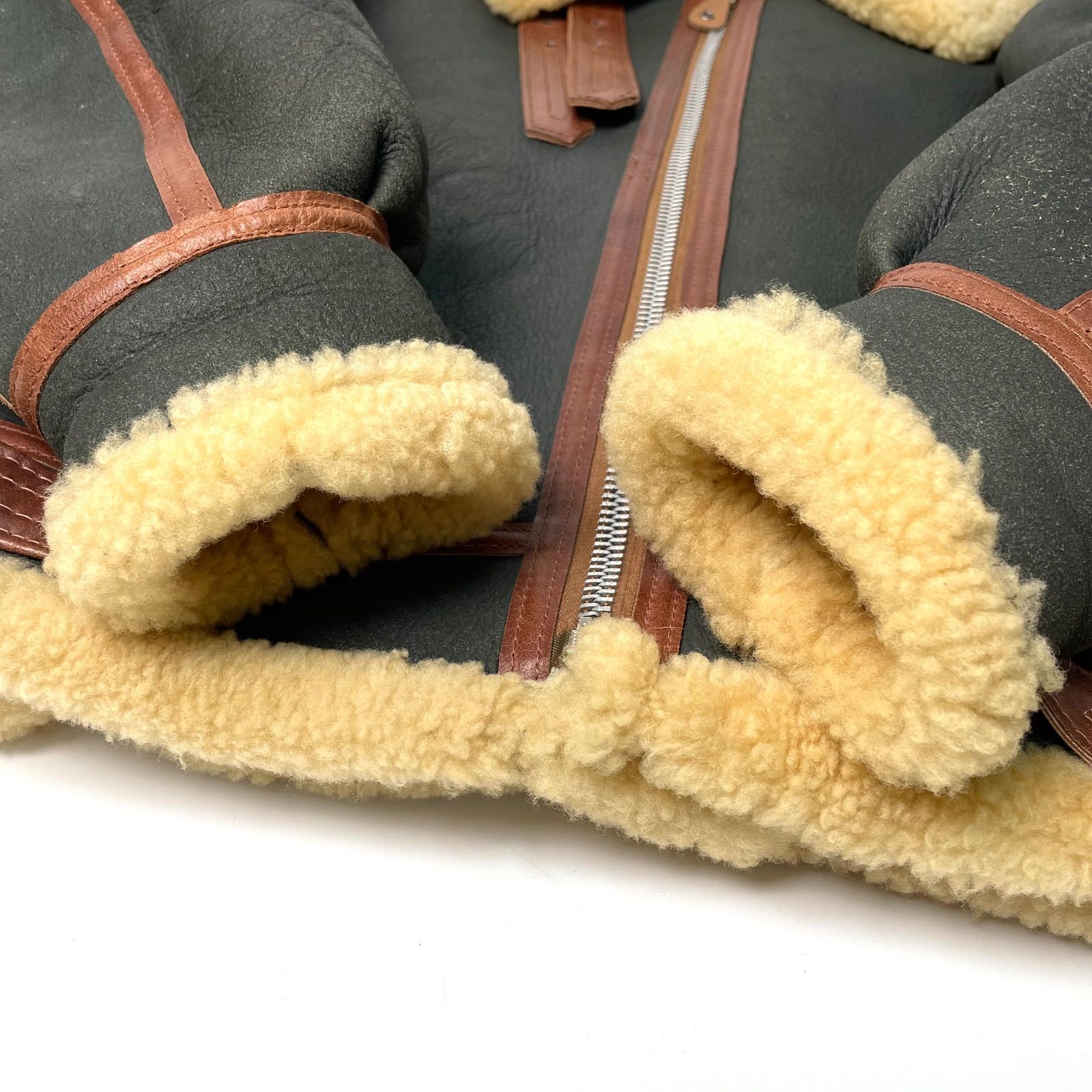 希少】米国製 AVIREX ムートンジャケット B-3 緑 36 フライト