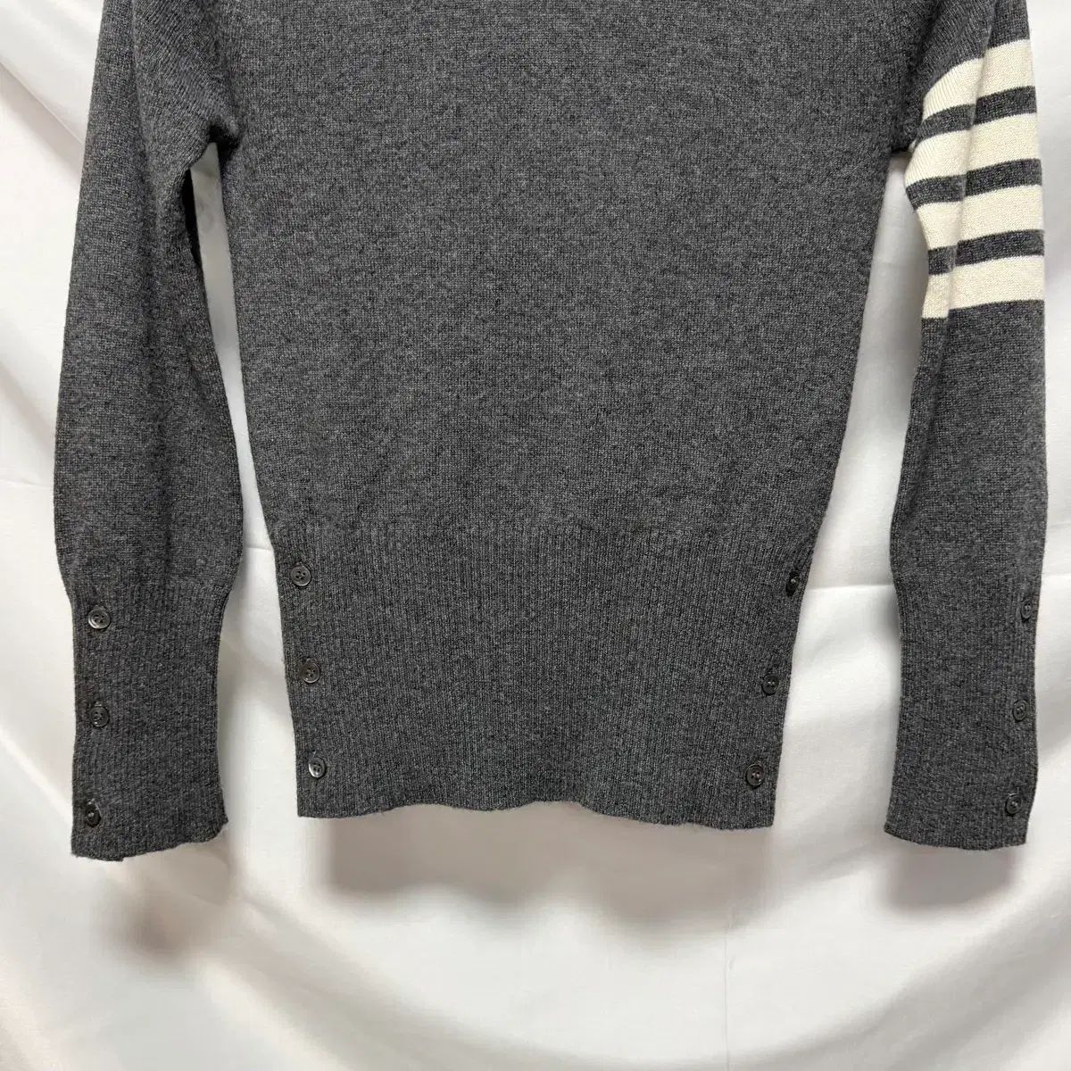 トムブラウン　ニット　38 S+級/38 トム・ブラウン カシミア レディースニット 百貨店購入 - メルカリ