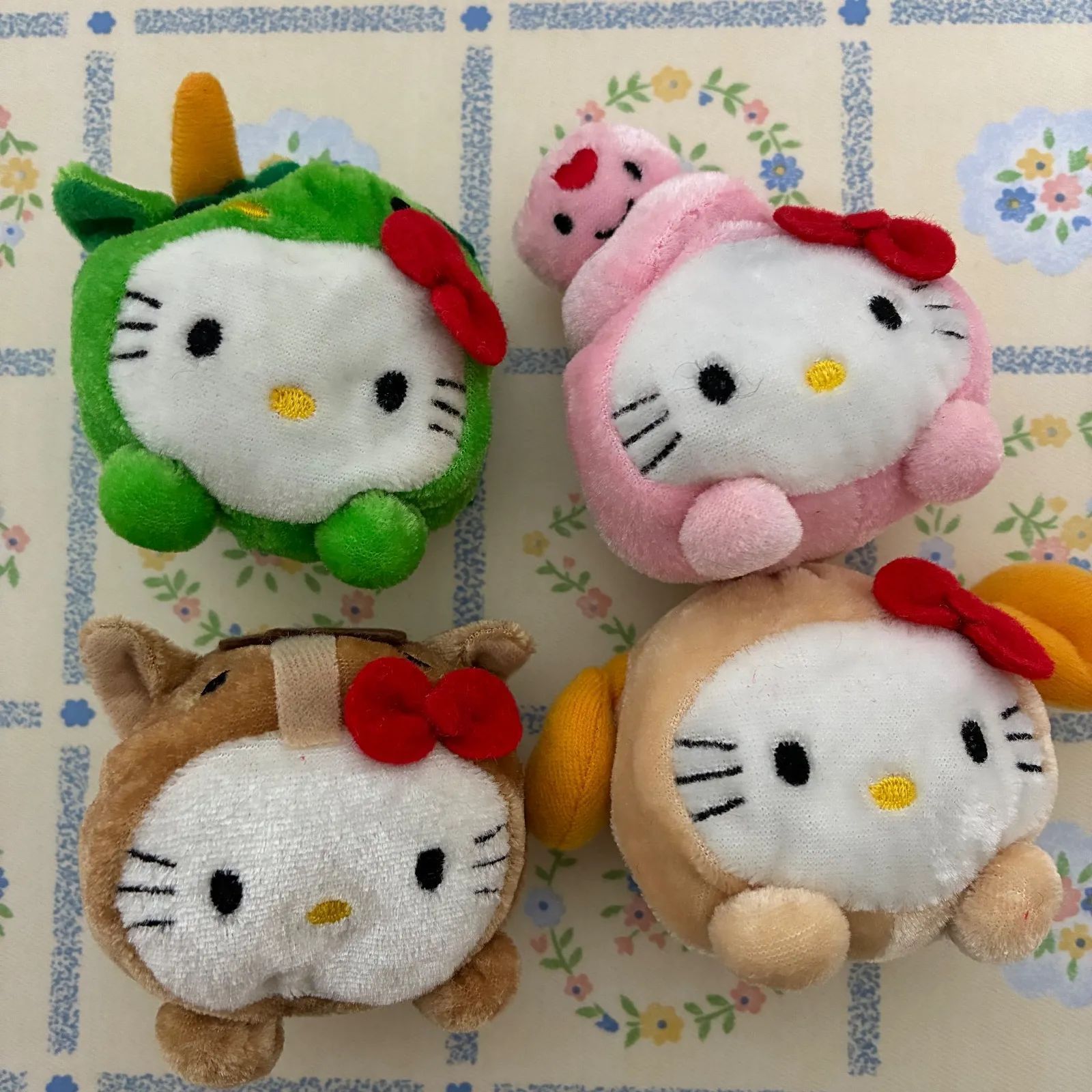 ハローキティ十二支おてだま＆迎春マスコット】ぬいぐるみお手玉