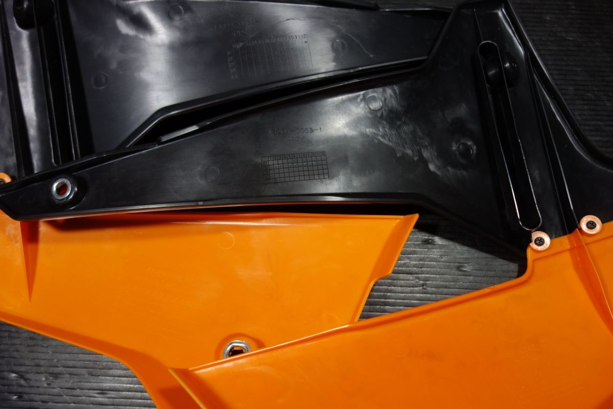 シュラウド サイドカウル タンク サイド カバー 左右セット 純正 D