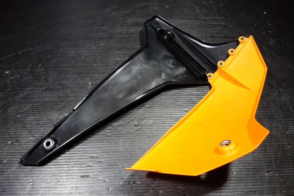 Dトラッカー　シュラウド　サイドカバー シュラウド サイドカウル タンク サイド カバー 左右セット 純正 D