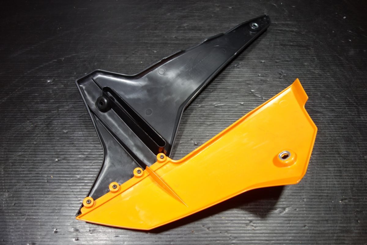 シュラウド サイドカウル タンク サイド カバー 左右セット 純正 D