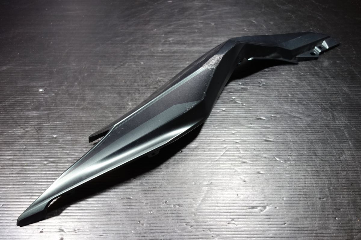 シートカウル テールカウル リアカウル 左 カワサキ 純正 ニンジャ