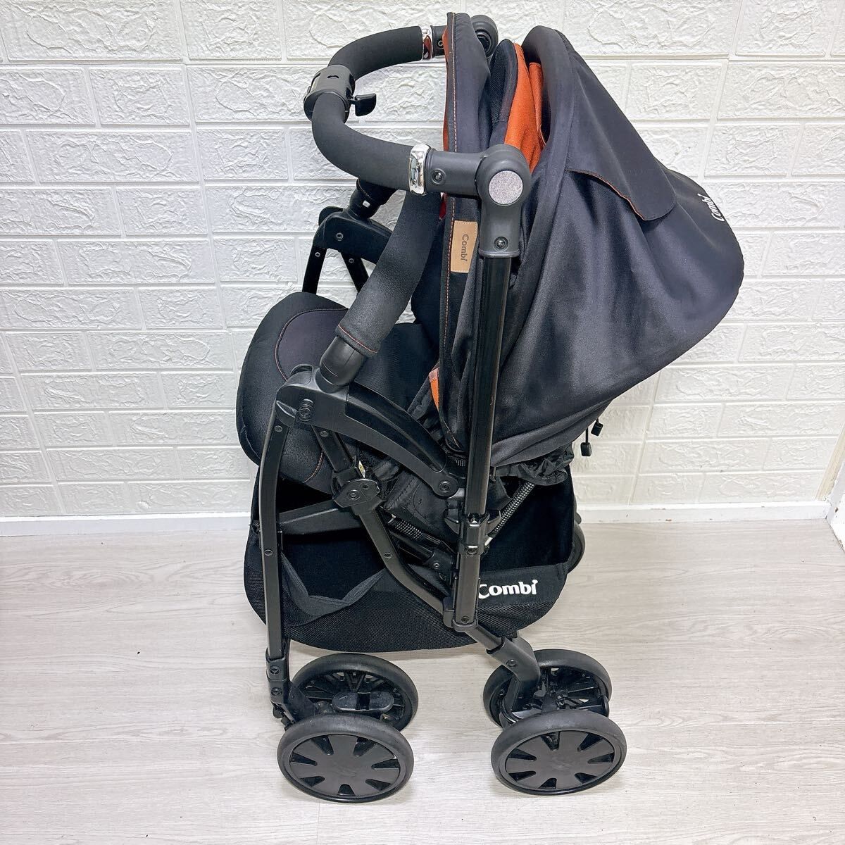 コンビ クロスゴー 4キャス エッグショック タンジェリンブラック コンビ ホワイトレーベル クロスゴー 4キャス エッグショック UJ