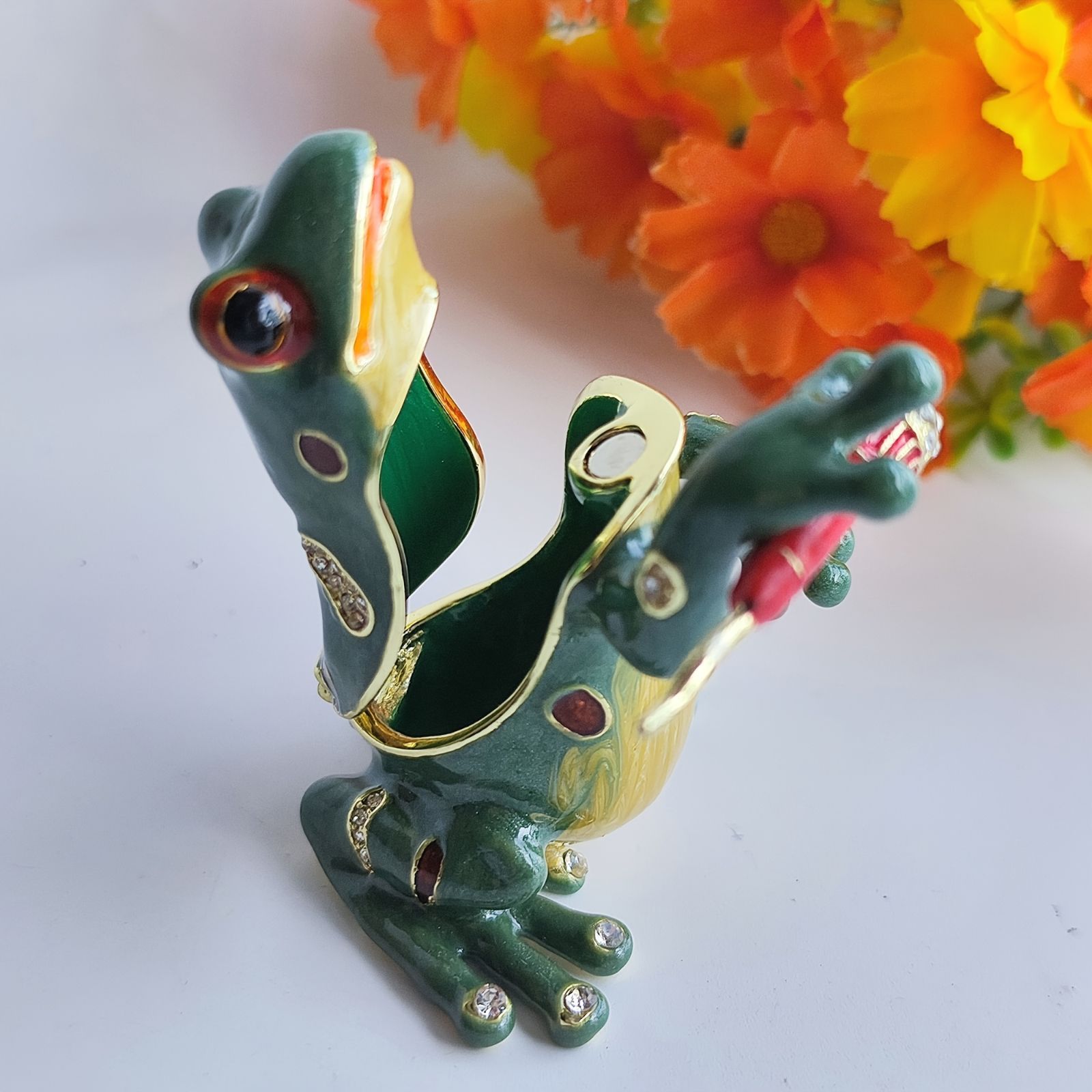 小物入れ 鍵置き 置物 インテリア オブジェ マイクを持っているカエル