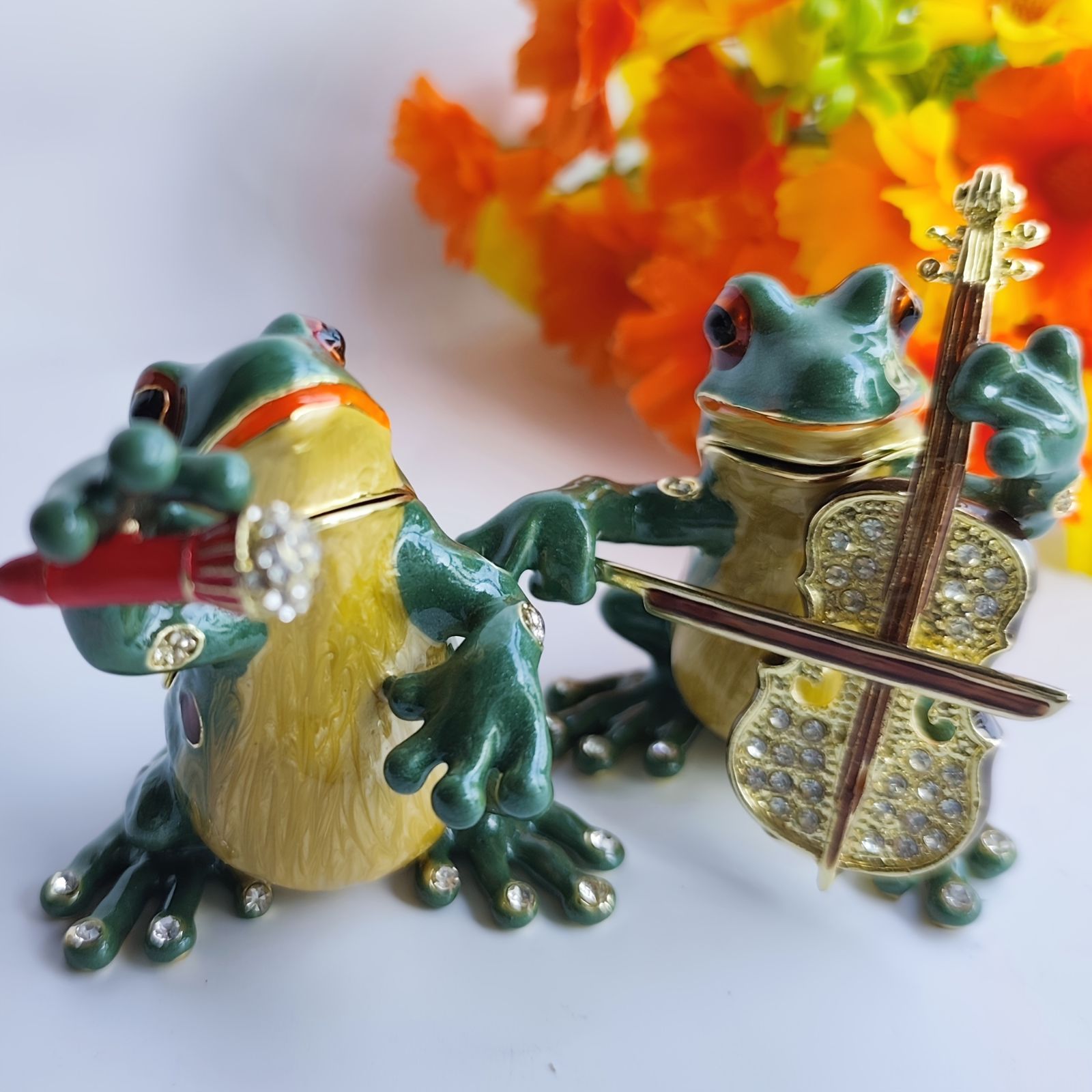 小物入れ 鍵置き 置物 インテリア オブジェ マイクを持っているカエル