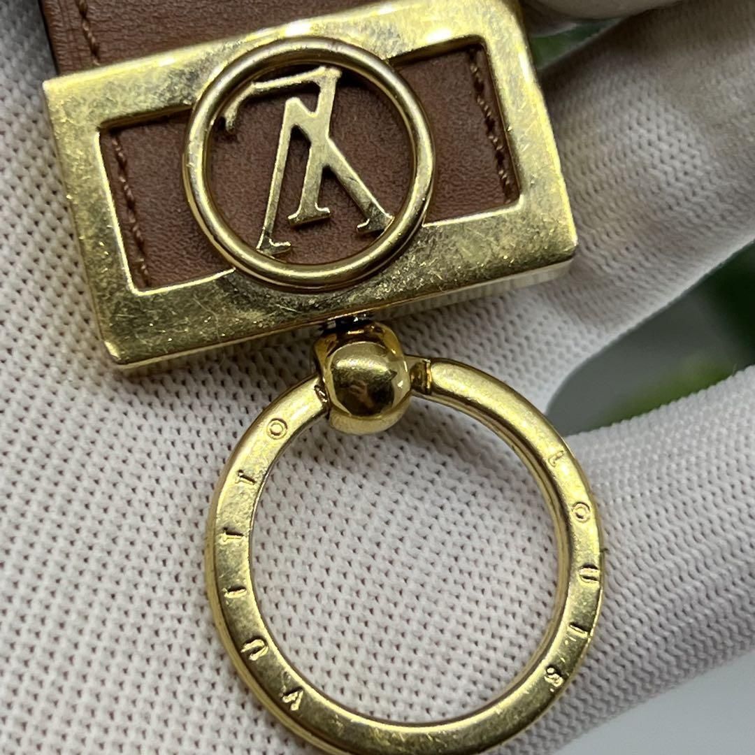 ルイヴィトン ポルトクレ ドラゴンヌ ドーフィーヌ キーホルダー