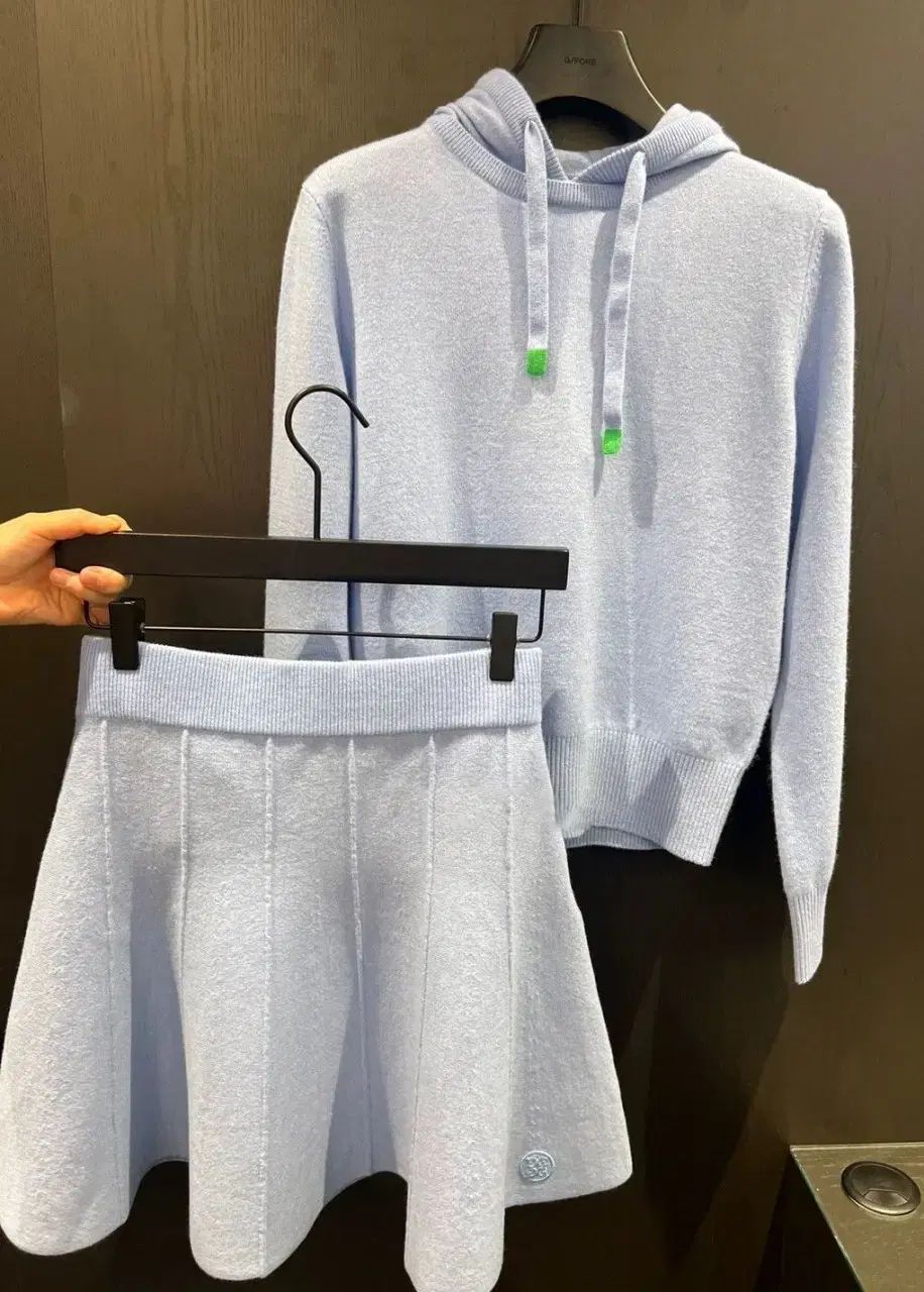 新品ジーフォアG/FOREゴルフレディースニットセーター·スカート2点セット ジーフォア 新作G/FORE ゴルフウェア ニットトップス スカート 2点