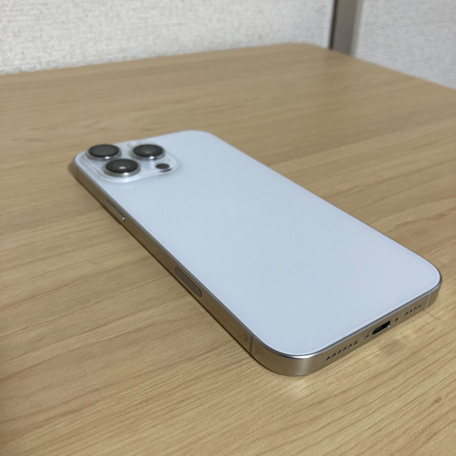 美品 iPhone 16 Pro Max 256GB ホワイトチタニウム SIMフリー - メルカリ