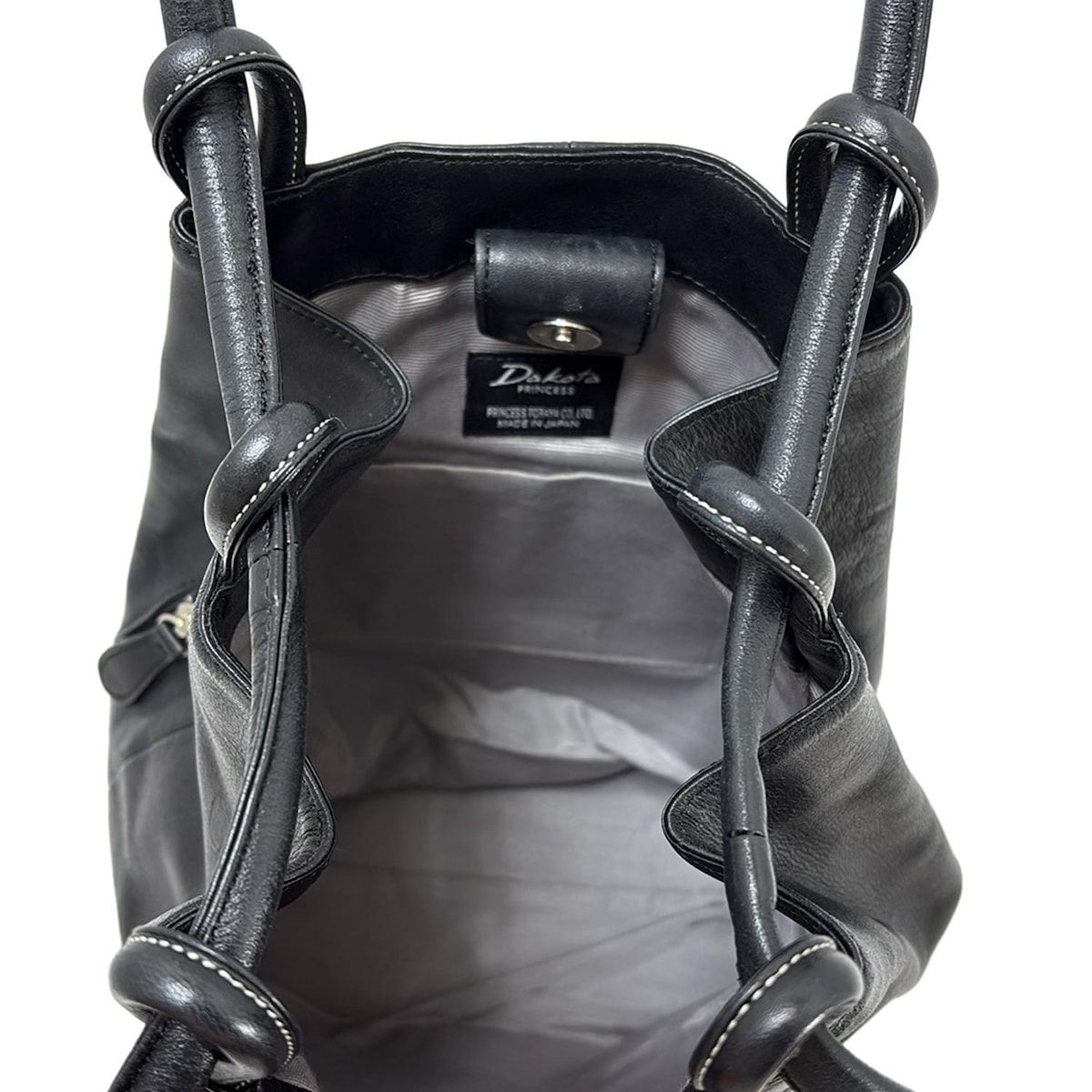 Dakota(ダコタ) ショルダーバッグ美品 - 黒 斜めがけ/2way レザー 