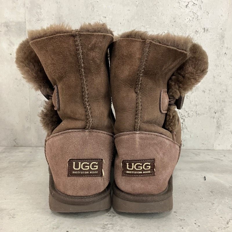 新品✨UGG ムートンブーツ　ブラウン　ボア　ファー　保存箱付き　25cm 新品✨UGG ムートンブーツ ブラウン ボア ファー 保存箱付き 25cm
