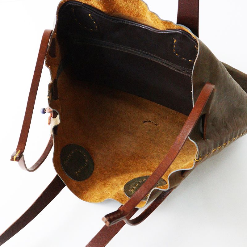 Henry Cuir アンリークイール　ショルダーバッグ　刺繍 Henry Cuir アンリークイール ショルダーバッグ 刺繍 Henry Cuir