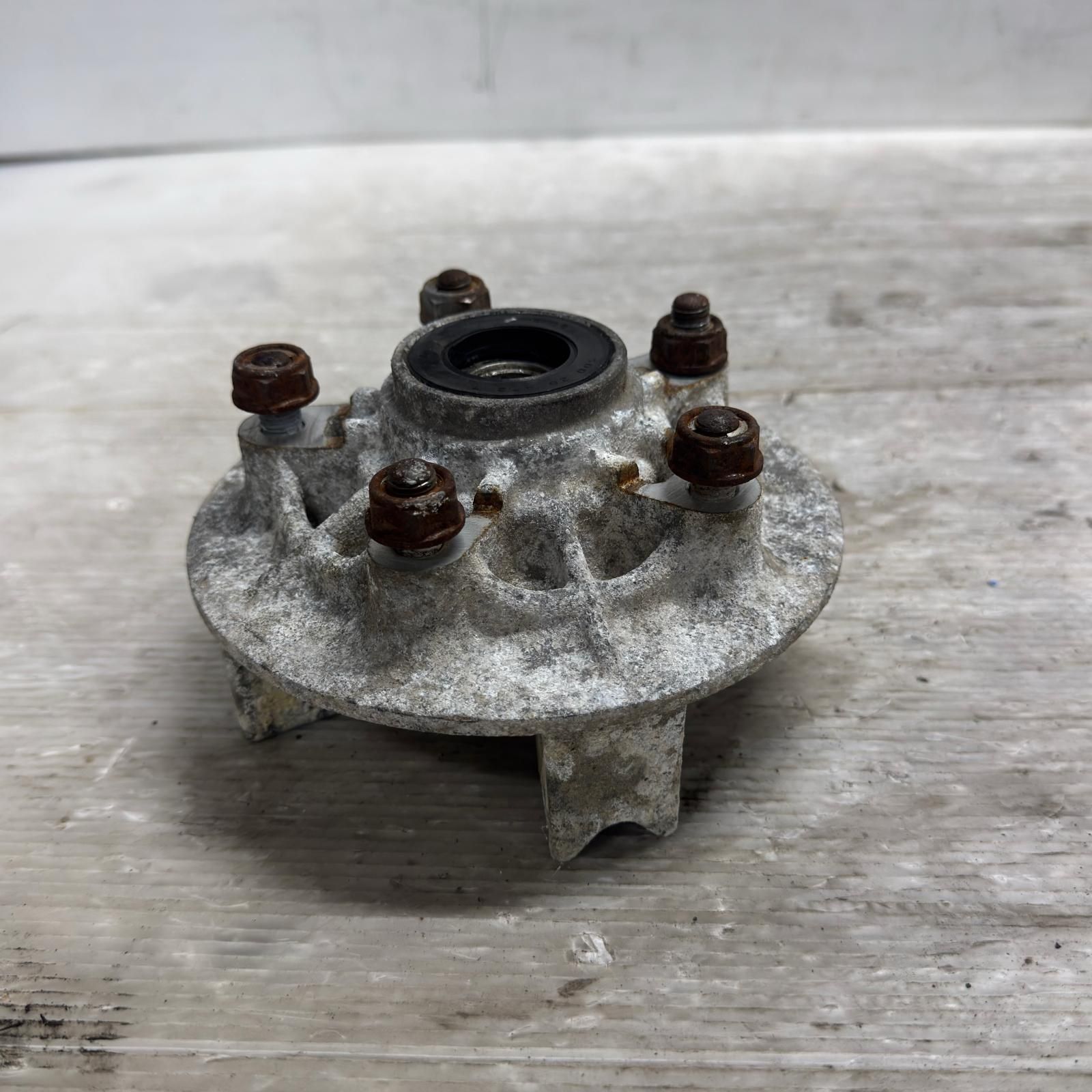 HONDA CB400SF NC31 スプロケットタワー ホンダ [M-250515-18] HONDA CB400SF NC31 スプロケットタワー ホンダ - メルカリ