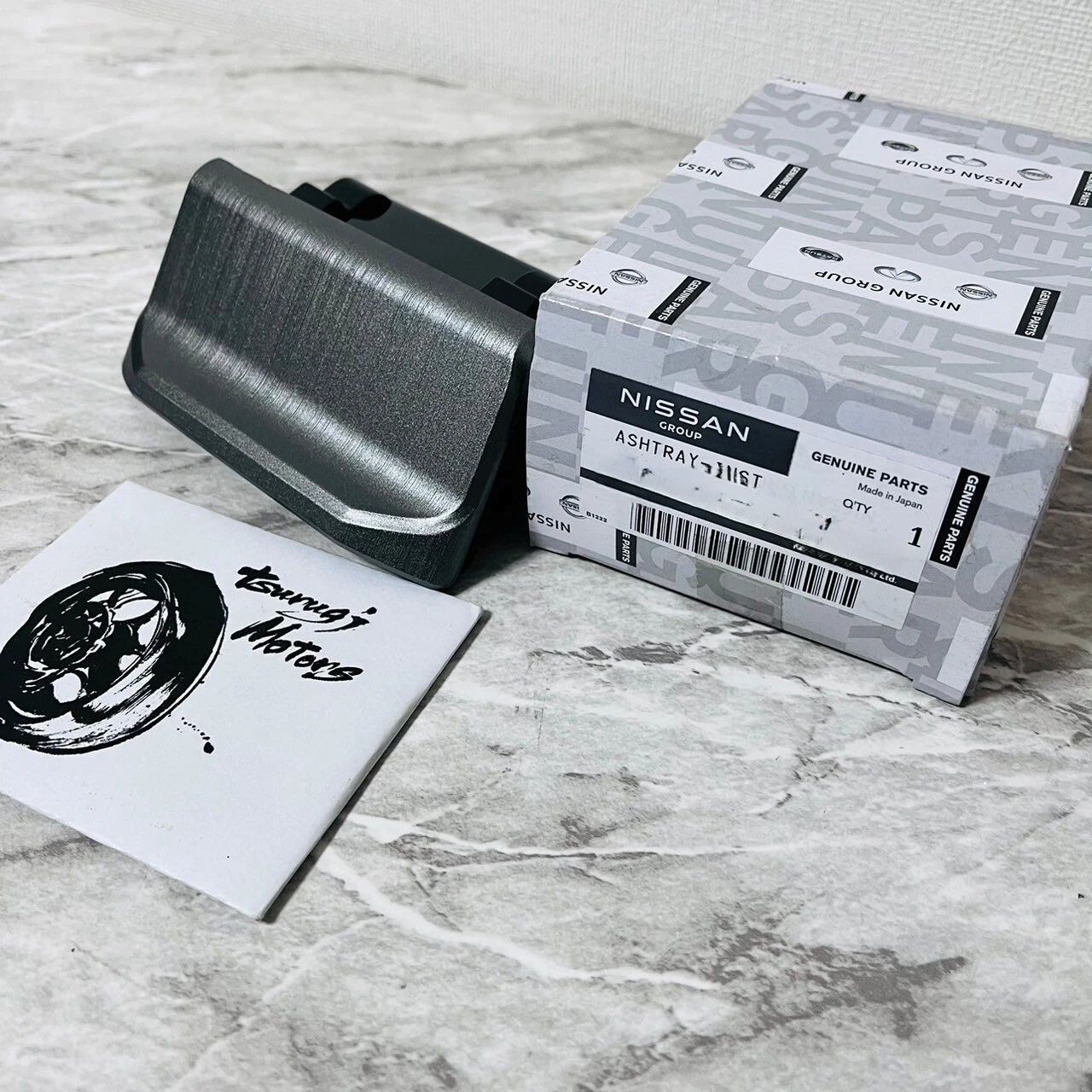 BNR34 純正 灰皿 スカイライン 後期 日産（NISSAN） 即納 灰皿 後期 スカイライン GT-R BNR34 68800-AB100
