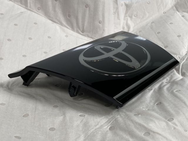 新品/即納 ハリアー GRスポーツ ZSU60W 後期 純正 フロントグリル