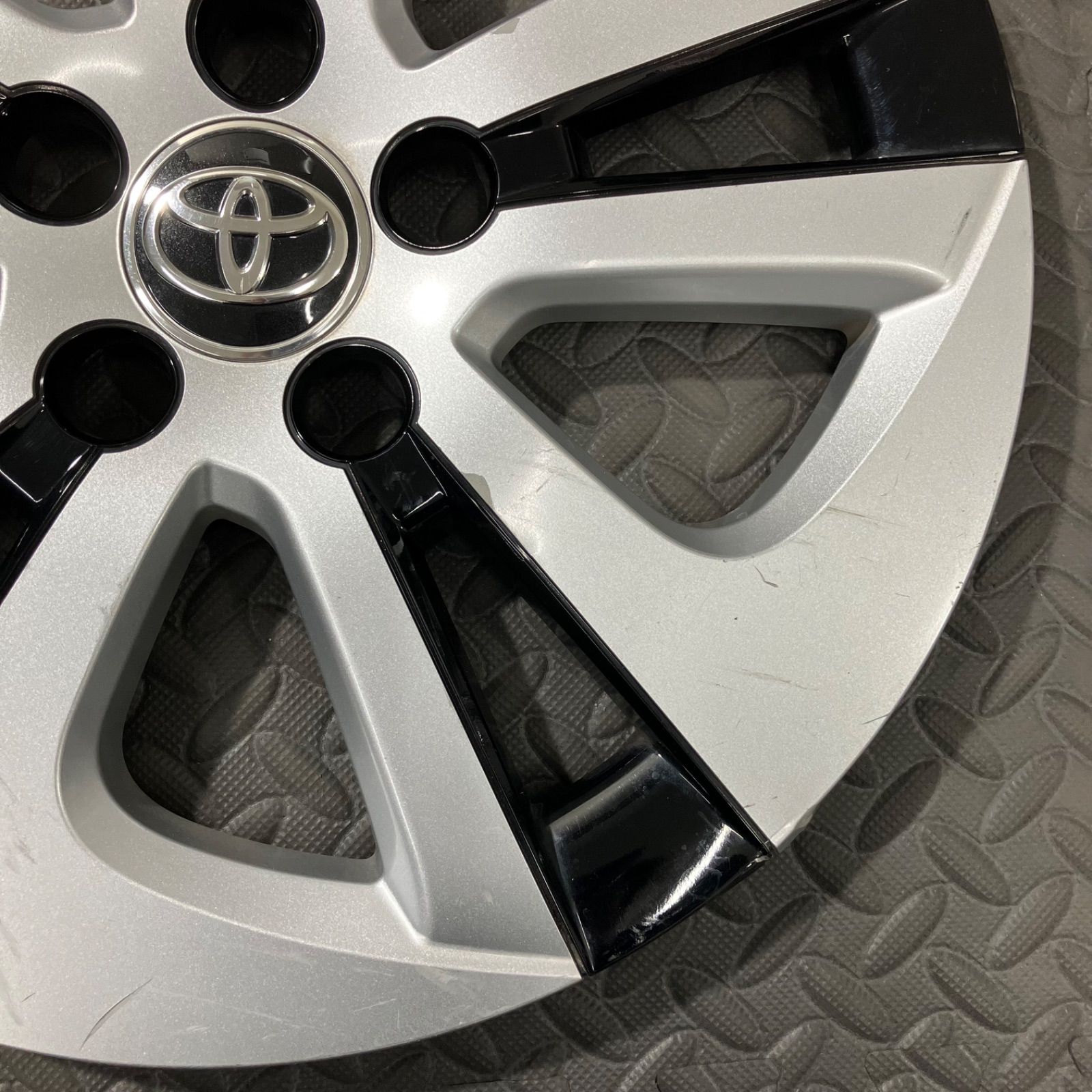 トヨタ プリウス 50系 前期 ホイールキャップ ホイールカバー 純正