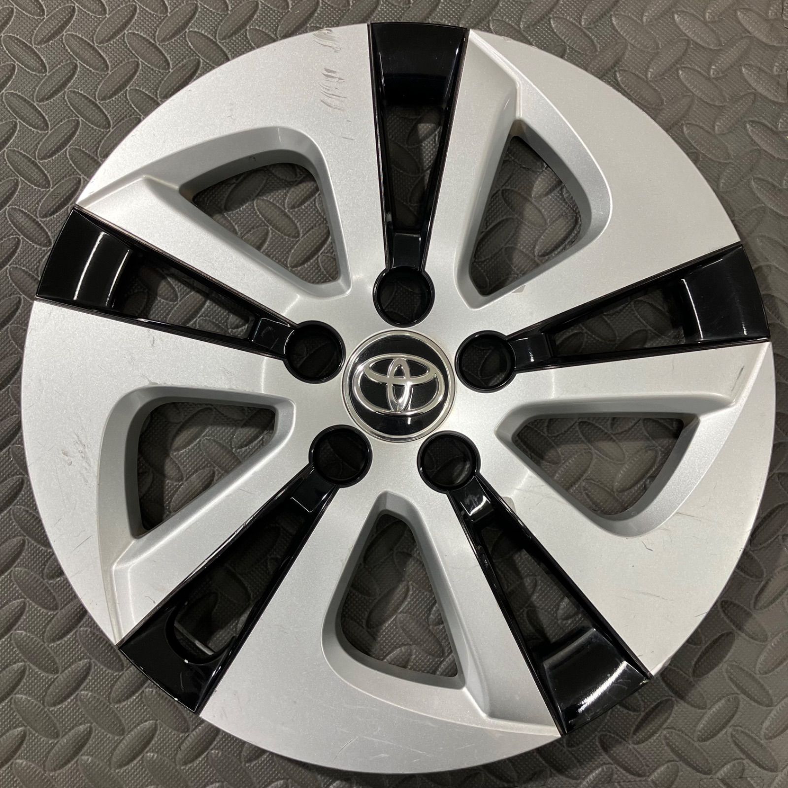 トヨタ プリウス 50系 前期 ホイールキャップ ホイールカバー 純正