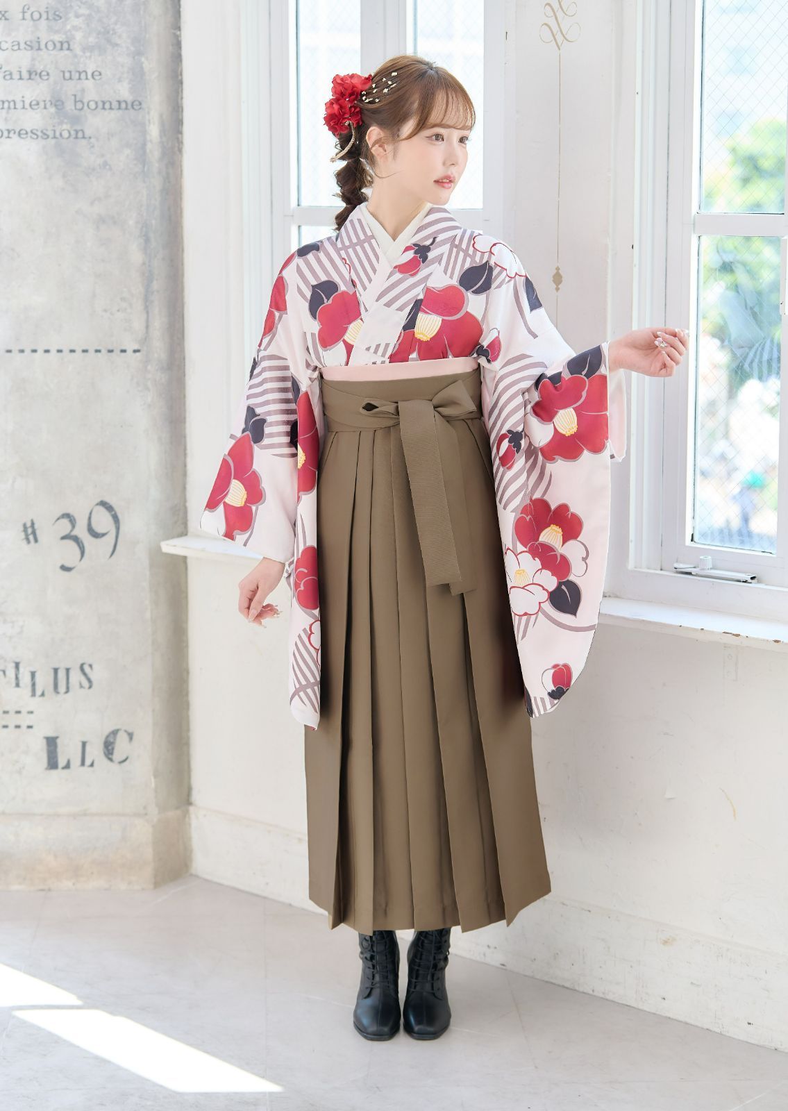新品袴4点セット 卒業式 小学生 大学生 袴セット エンジ 椿柄 8BR 中古品)卒業式袴セット「二尺袖：クリーム/水色 矢絣に椿+袴：エンジ