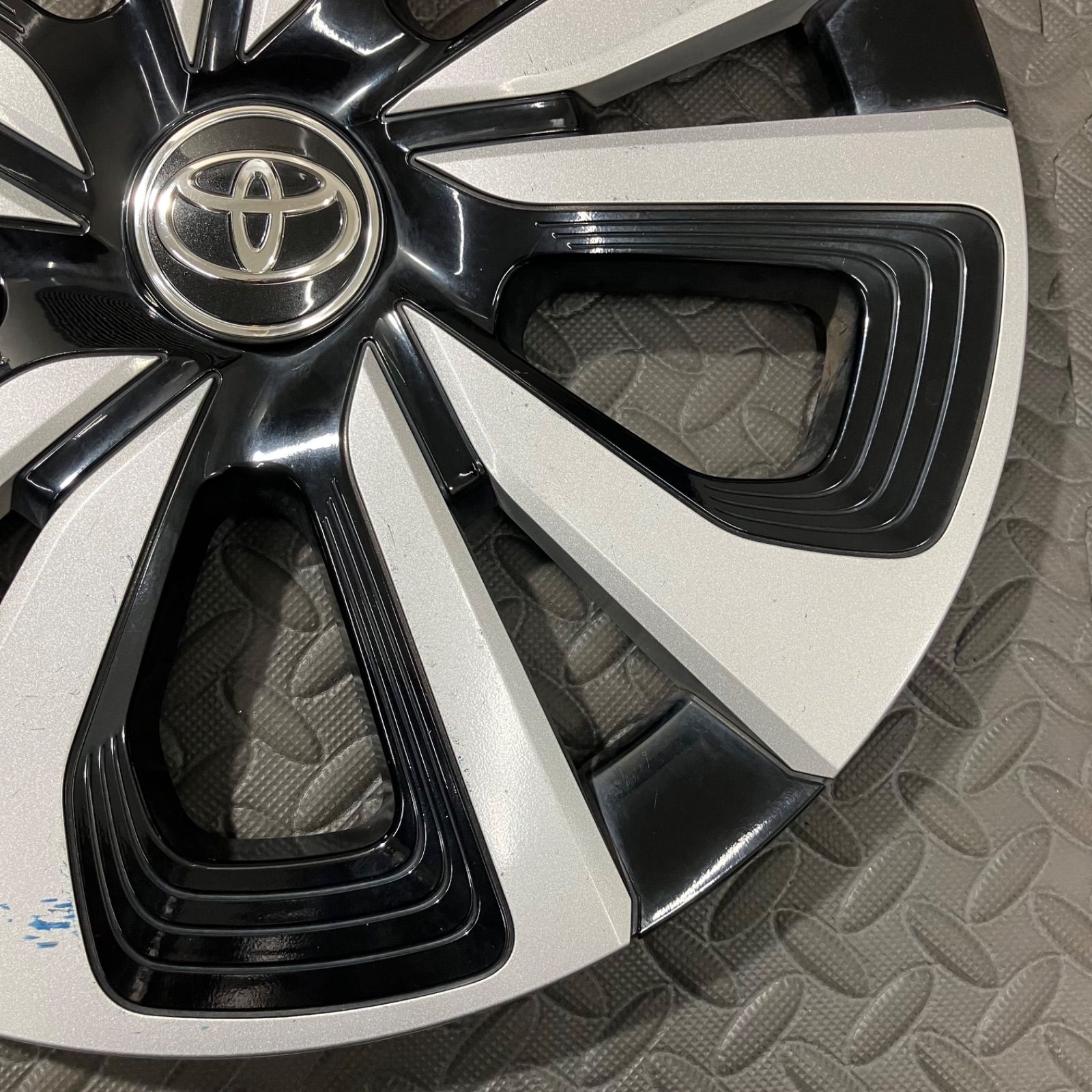 トヨタ プリウス 50系 後期 ホイールキャップ ホイールカバー 純正 