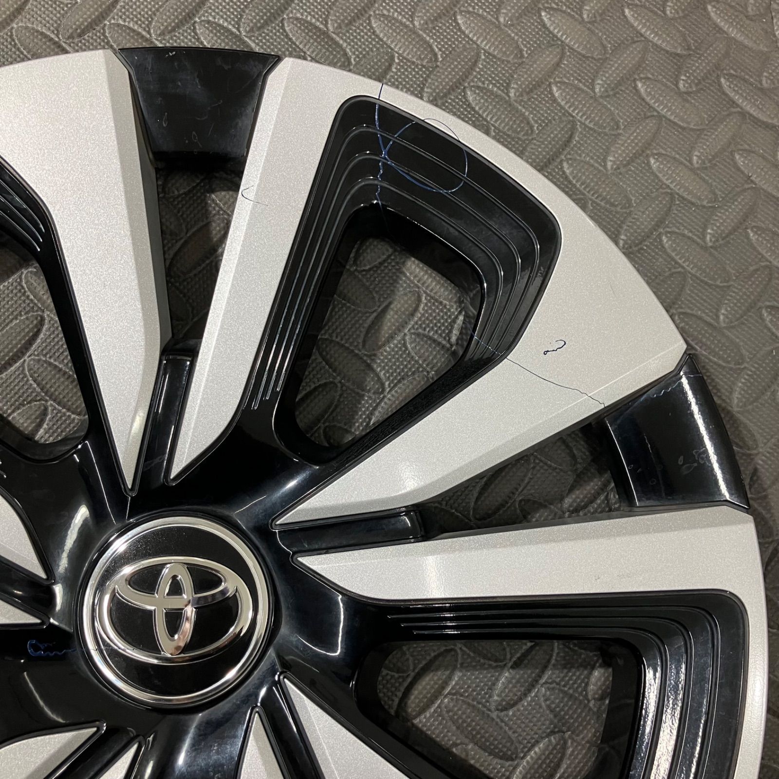 トヨタ プリウス 50系 後期 ホイールキャップ ホイールカバー 純正 