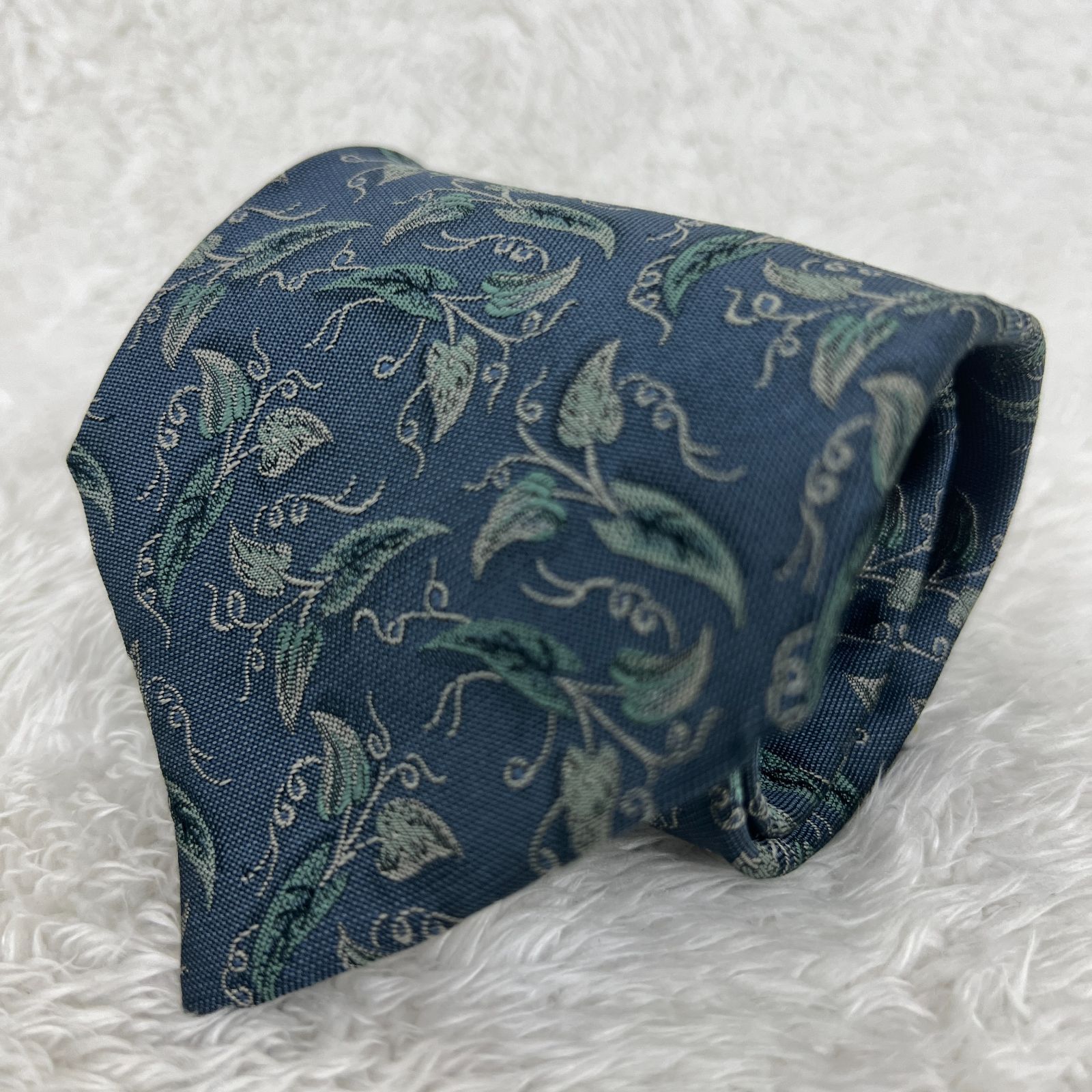 美品》YVES SAINT LAURENT (イヴサンローラン) シルクネクタイ 総柄