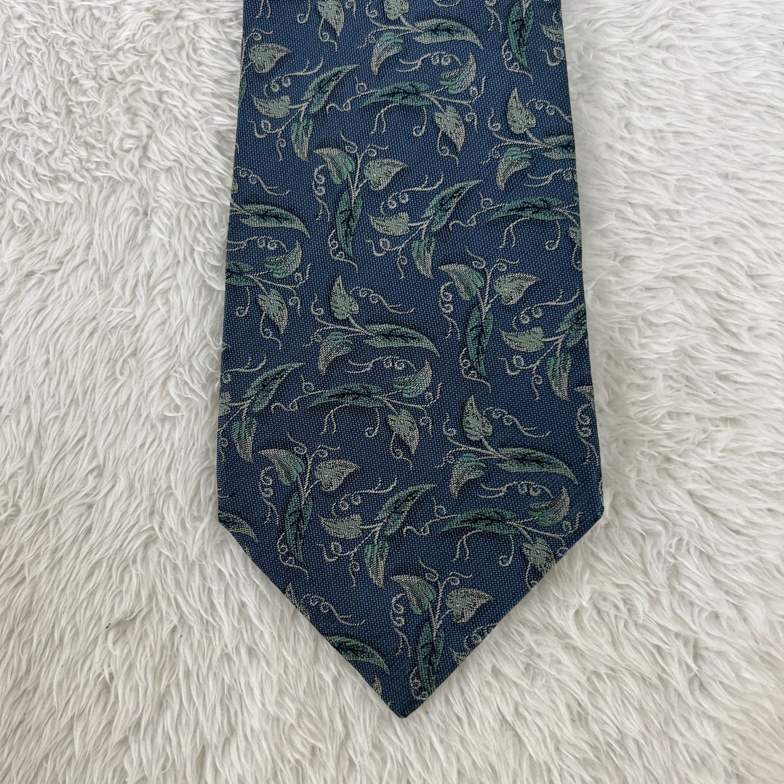 美品》YVES SAINT LAURENT (イヴサンローラン) シルクネクタイ 総柄