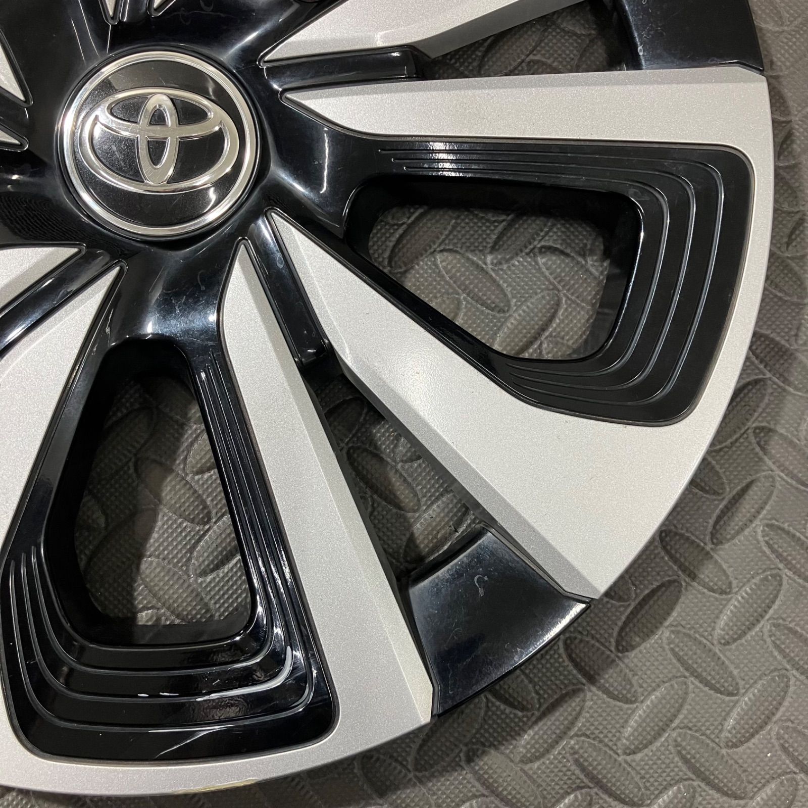 トヨタ プリウス 50系 後期 ホイールキャップ ホイールカバー 純正