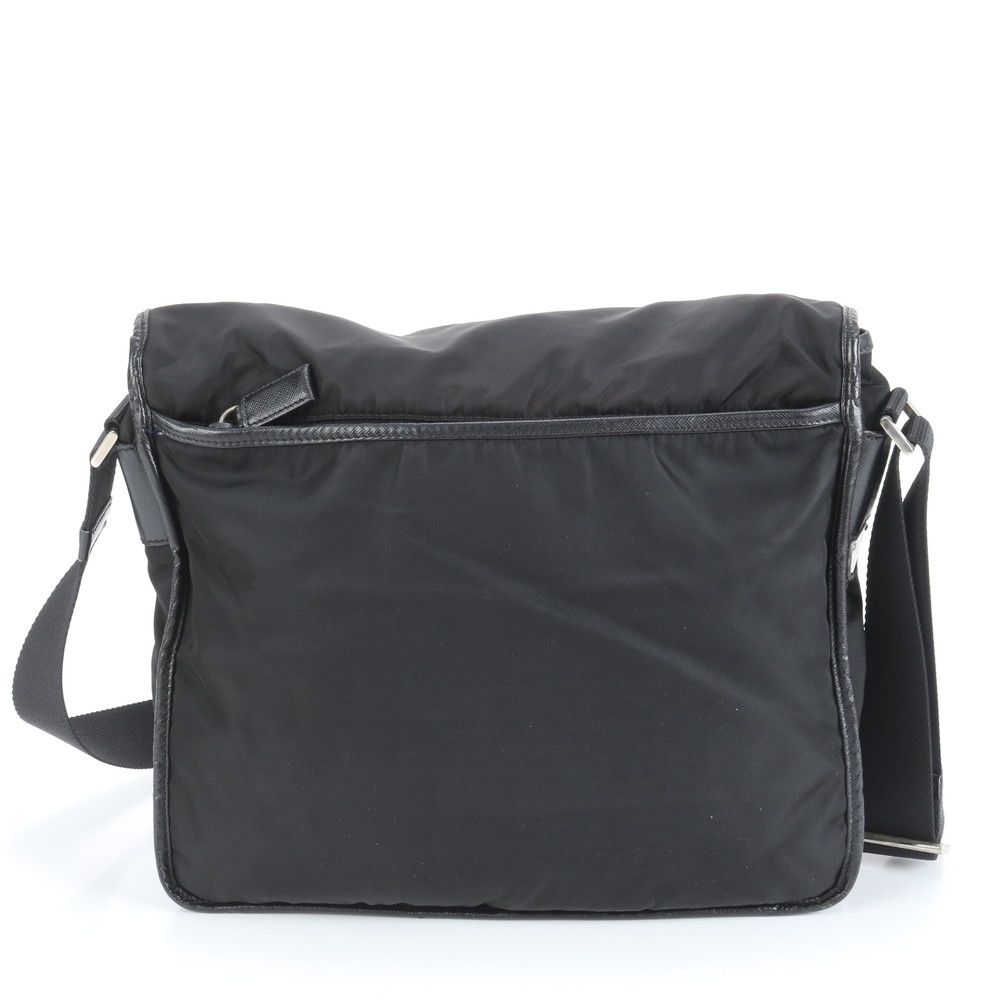 プラダ メッセンジャーバッグ テスートナイロン レザー 黒 PRADA（プラダ） 美品 テスート 三角ロゴプレート ブラック 黒