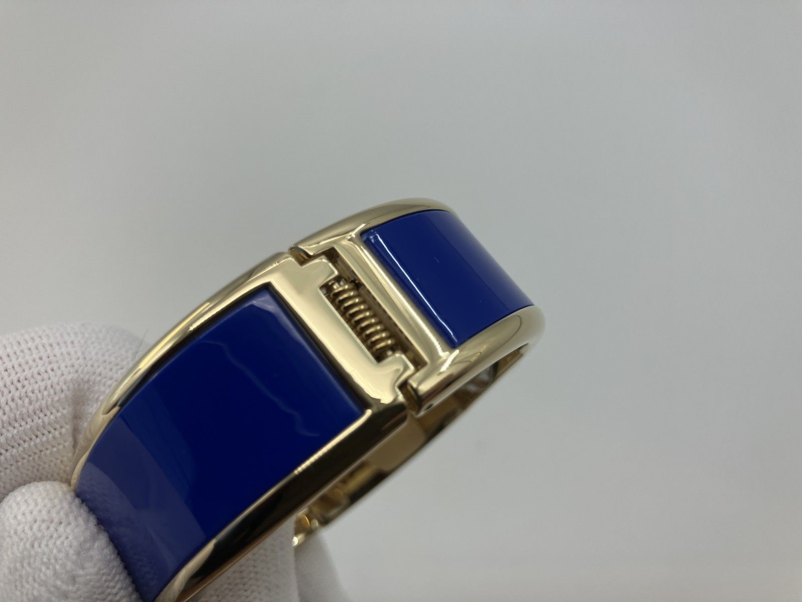 Caravelle キャラベル 箱付き レディース腕時計 クオーツ ブルー バングル式 Caravelle キャラベル 箱付き レディース腕時計 クオーツ ブルー