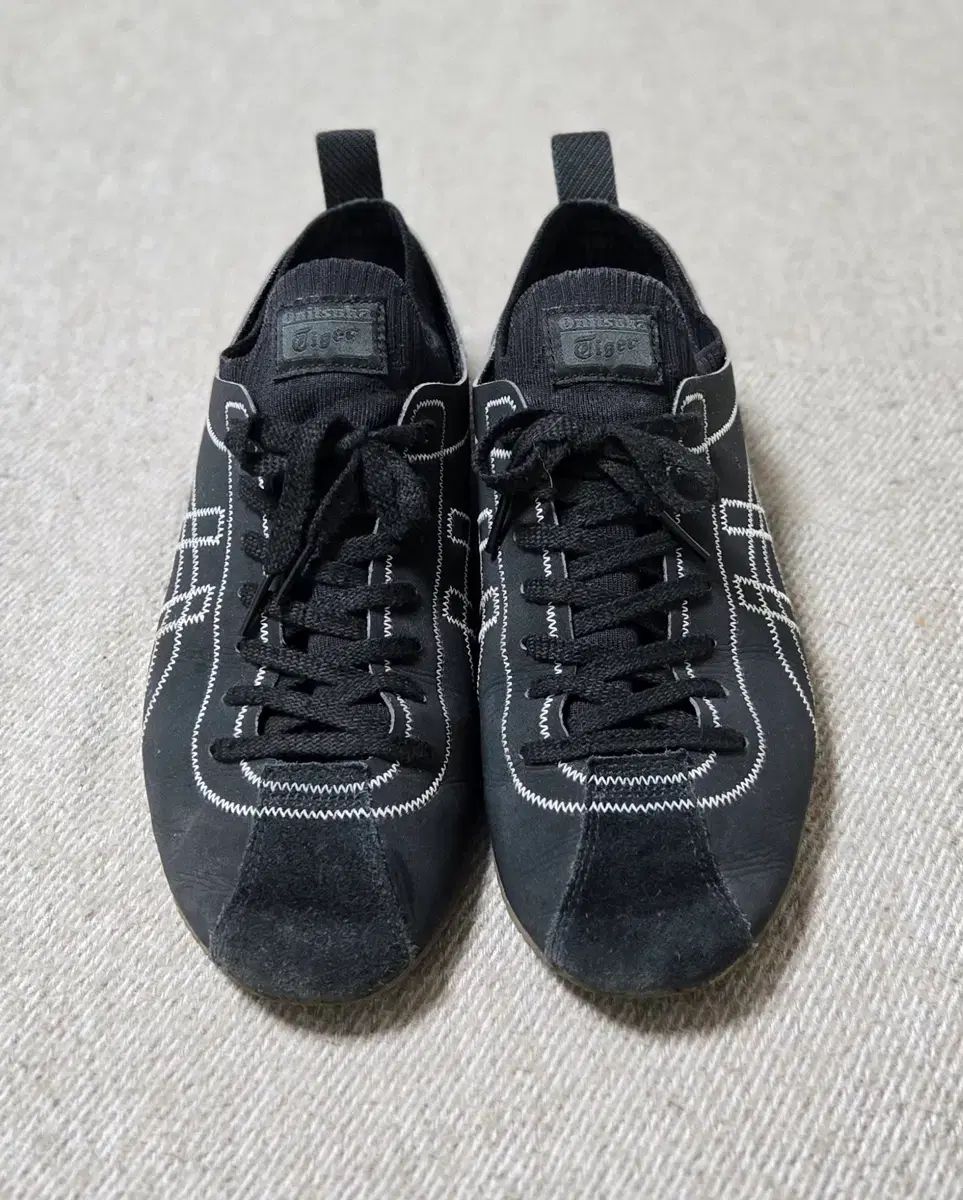 オニツカタイガー SCLAW ブラック 出品 - メルカリ