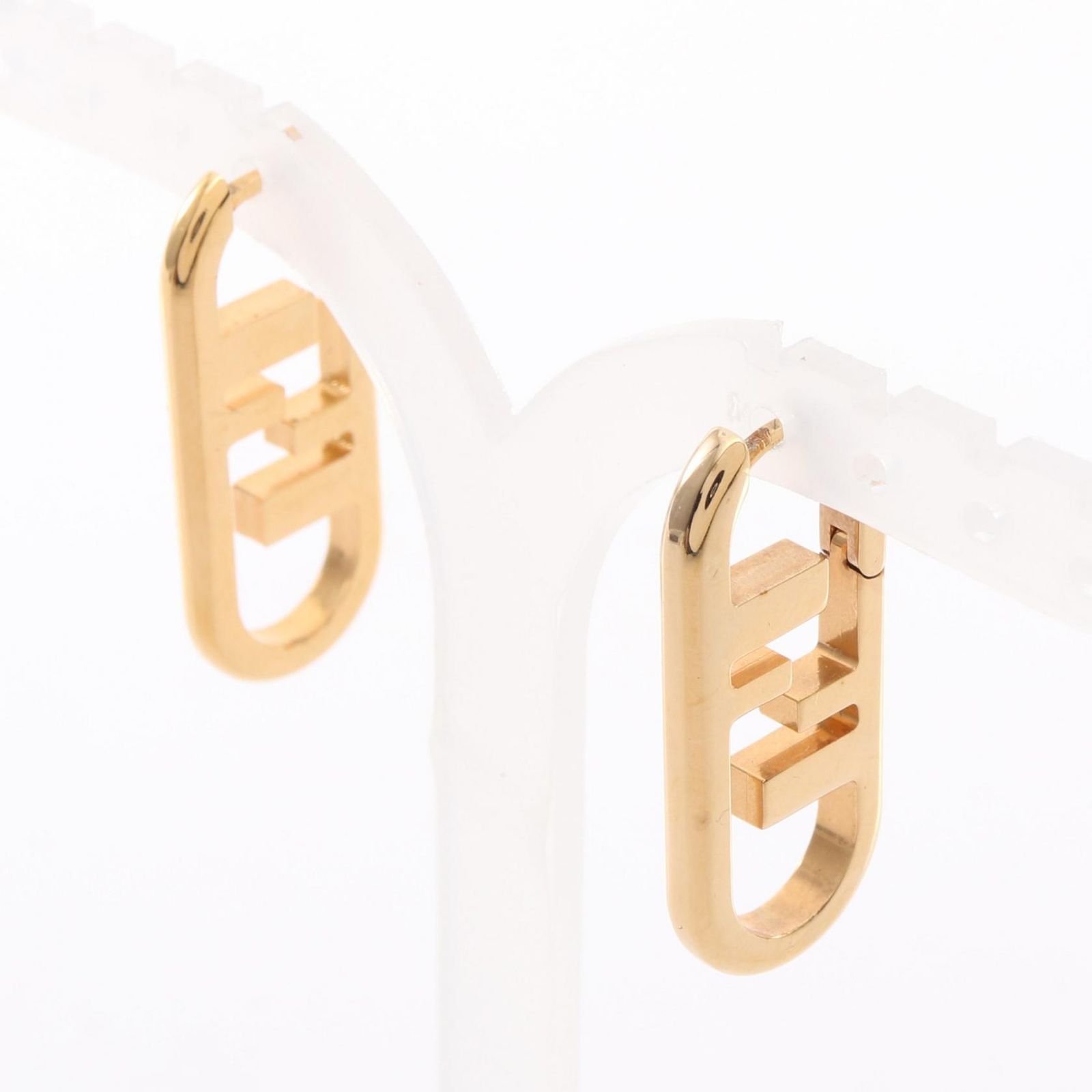 【匿名配送】FENDI フェンディ チェーンピアス FFロゴ　❤︎ 匿名配送】FENDI フェンディ チェーンピアス FFロゴ ❤︎