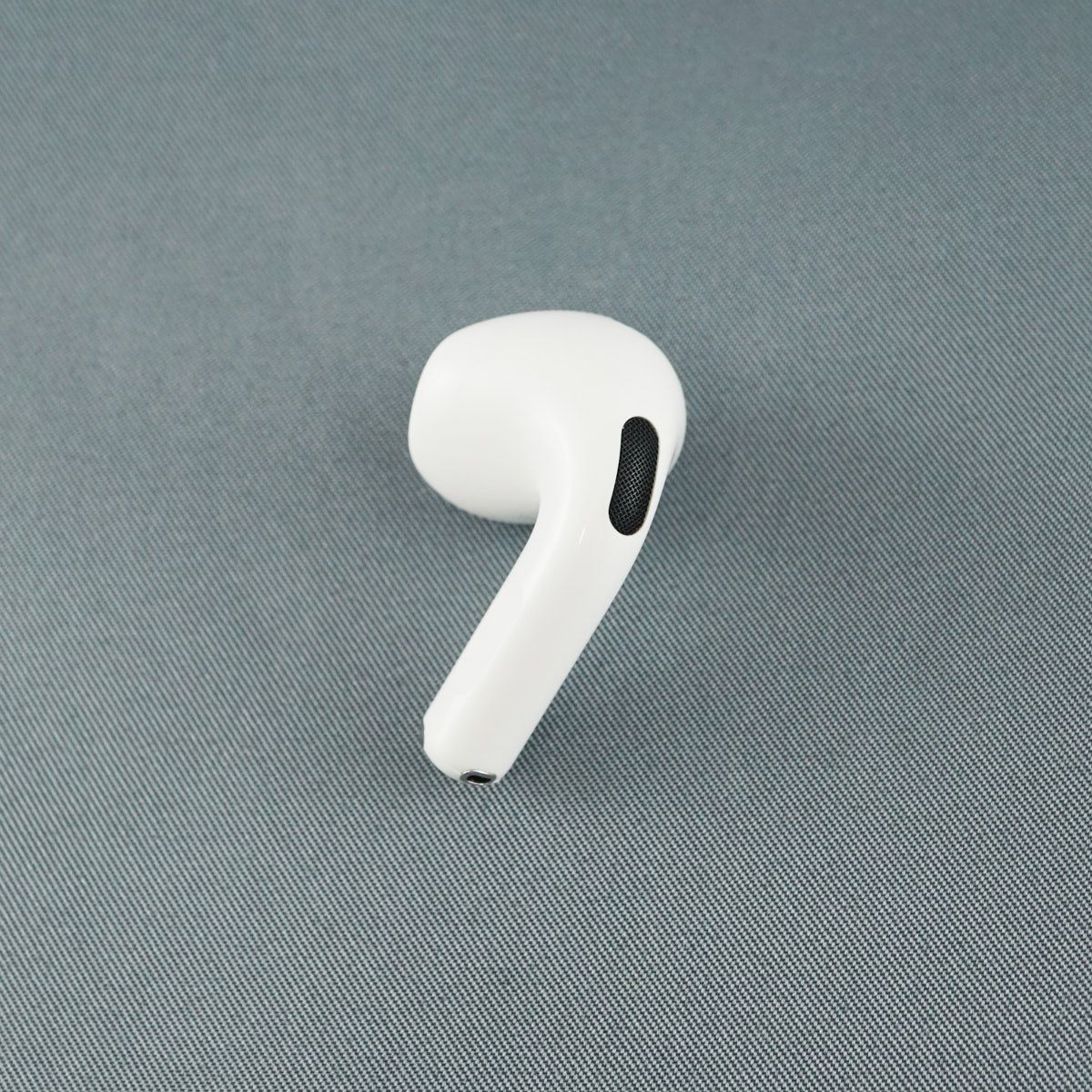 Apple AirPods 4 左イヤホンのみ USED美品 ノイズキャンセリング搭載