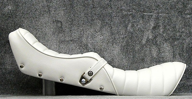 ホーク3 鋲打ち 白皮 タックロールシート/ホワイトCB250N CB400N ホーク3 鋲打ち 白皮 タックロールシート/完成品CB250NホワイトCB400N