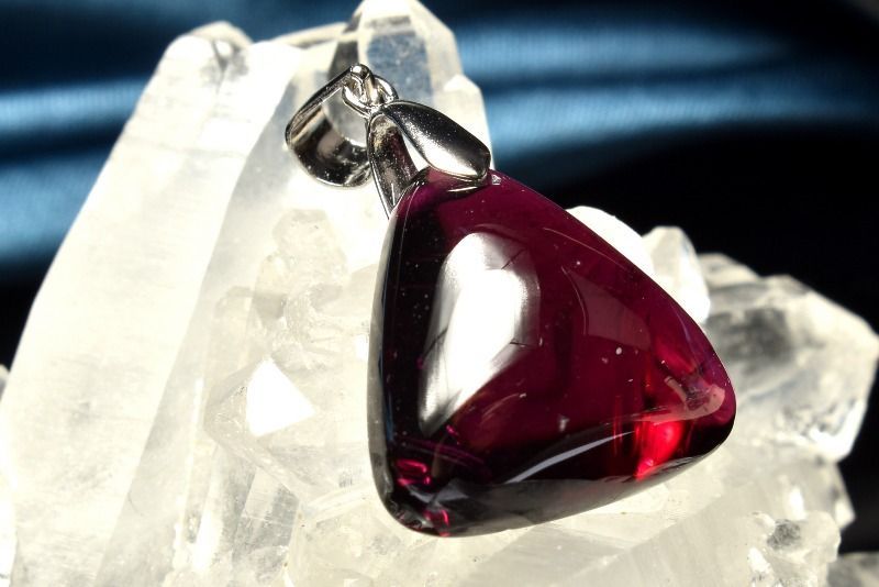 1点物】シルバー925☆AAAA高発色 ロードライトガーネット 17x18mm