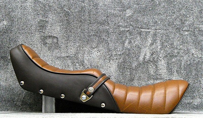 ホーク3 茶ツートン タックロールシート/ブラウンCB250N CB400N 楽天市場】ホーク3 茶ツートン タックロールシート/ブラウン 茶CB250N