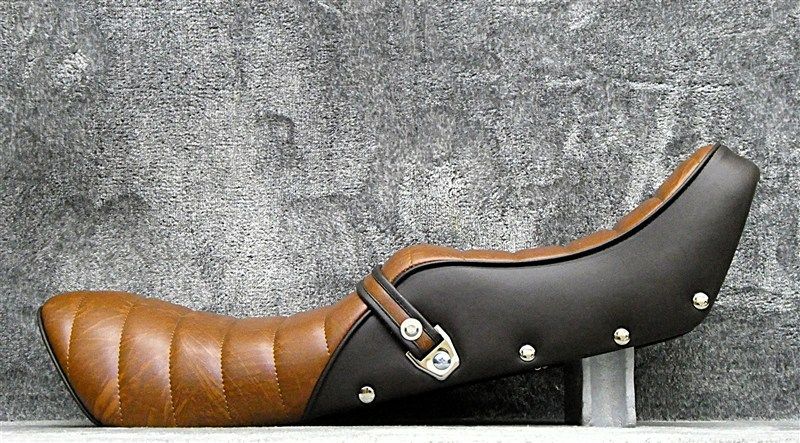 ホーク3 鋲打ち 茶ツートン タックロールシート/CB250N CB400N ホーク3 鋲打ち 茶ツートン タックロールシート/完成品CB250Nブラウン