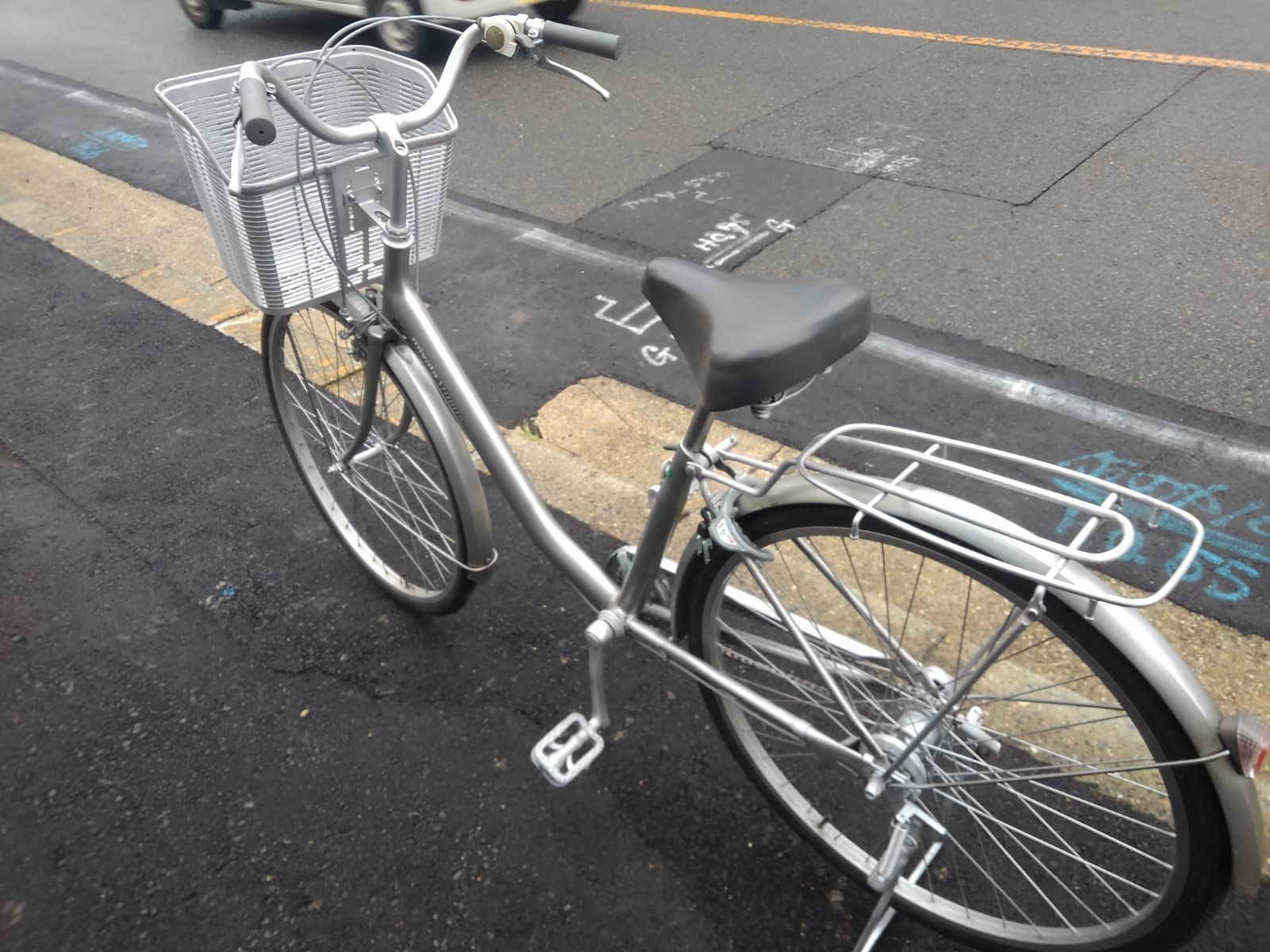 引き取り限定！(名古屋市昭和区)中古自転車3897 前後タイヤ新品