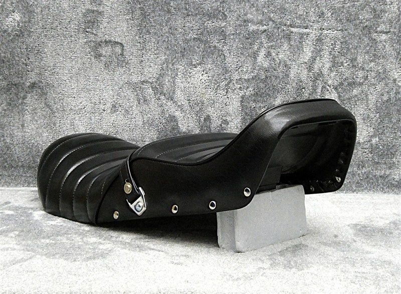 ホーク3 鋲打ち 茶ツートン タックロールシート/CB250N CB400N ホーク3 鋲打ち 茶ツートン タックロールシート/完成品CB250Nブラウン