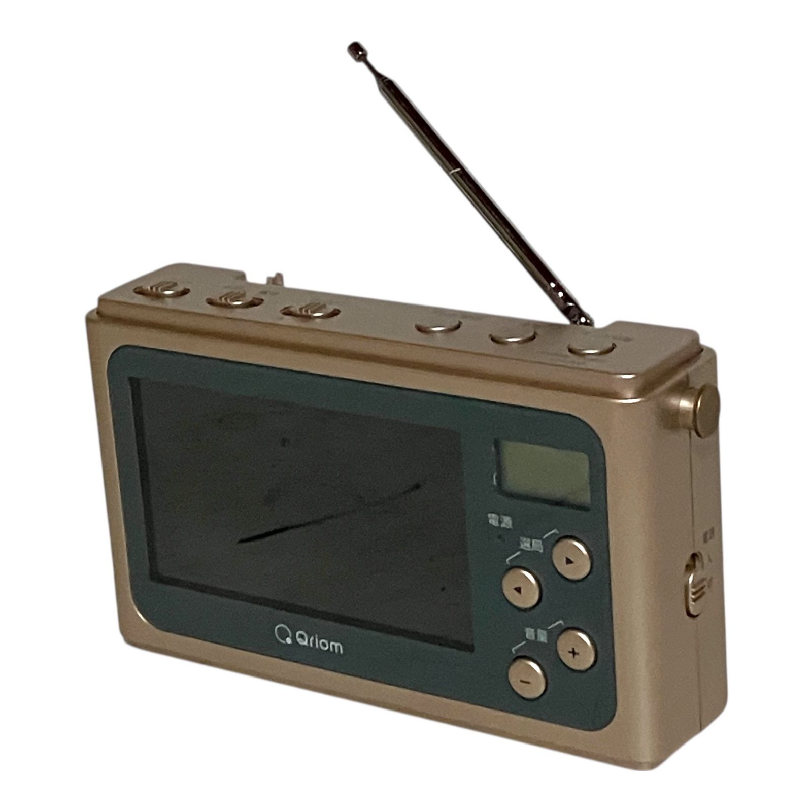 YAMAZEN、手回し充電 テレビ+ラジオ JYTM-RTV430(CG) 山善、従来から画面サイズが大きくなった「手回し充電テレビ+ラジオ