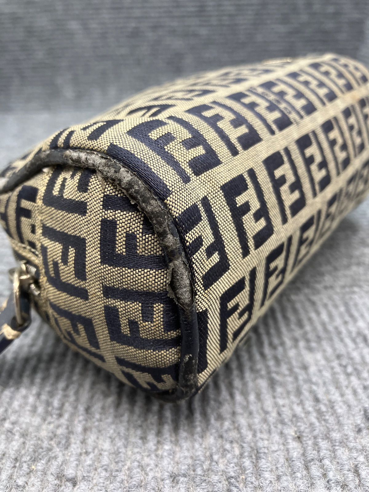 FENDI フェンディ　ズッカ　ミニバニティポーチ　アクセサリーポーチ　0777 FENDI フェンディ ズッカ ミニバニティポーチ アクセサリーポーチ 0777