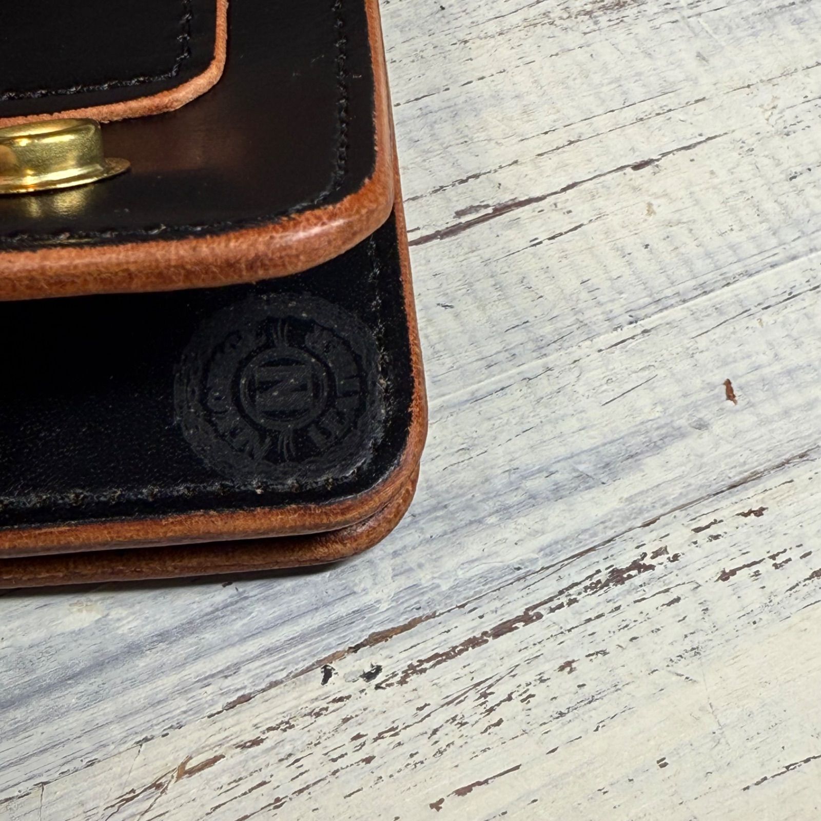 トラッカーウォレット ロング 3層】 ブラック 茶芯 ゴールド