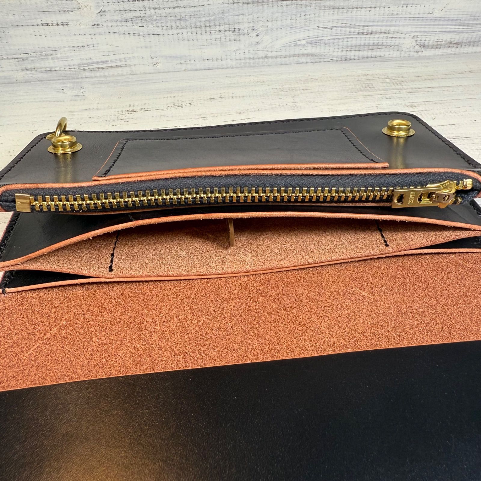 トラッカーウォレット ロング 3層】 ブラック 茶芯 ゴールド