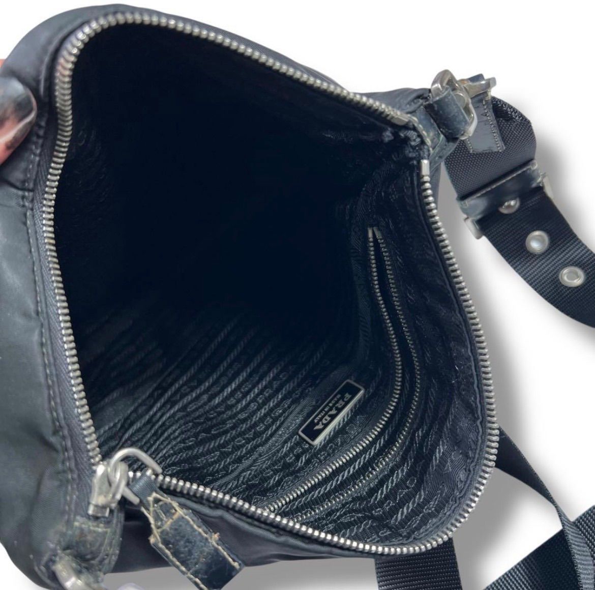 美品✨ PRADA ショルダーバッグ 三角ロゴ ナイロン レザー A4収納可 PRADA プラダ ショルダーバッグ ナイロン✖︎レザー A4収納可 三角ロゴ