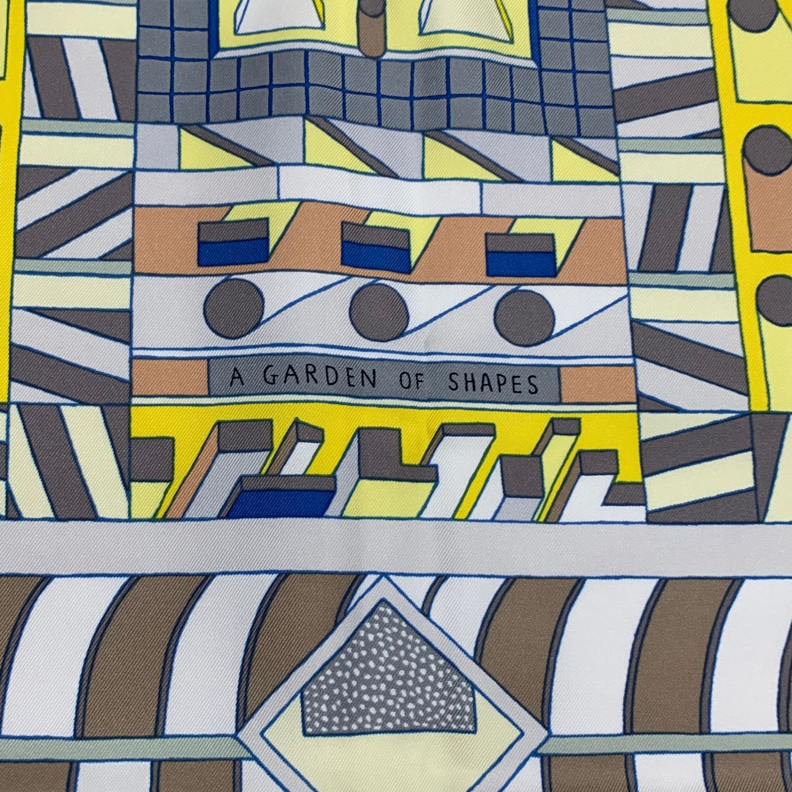 新品同様 HERMES エルメス スカーフ シルク カレ90 GARDEN OF SHAPES