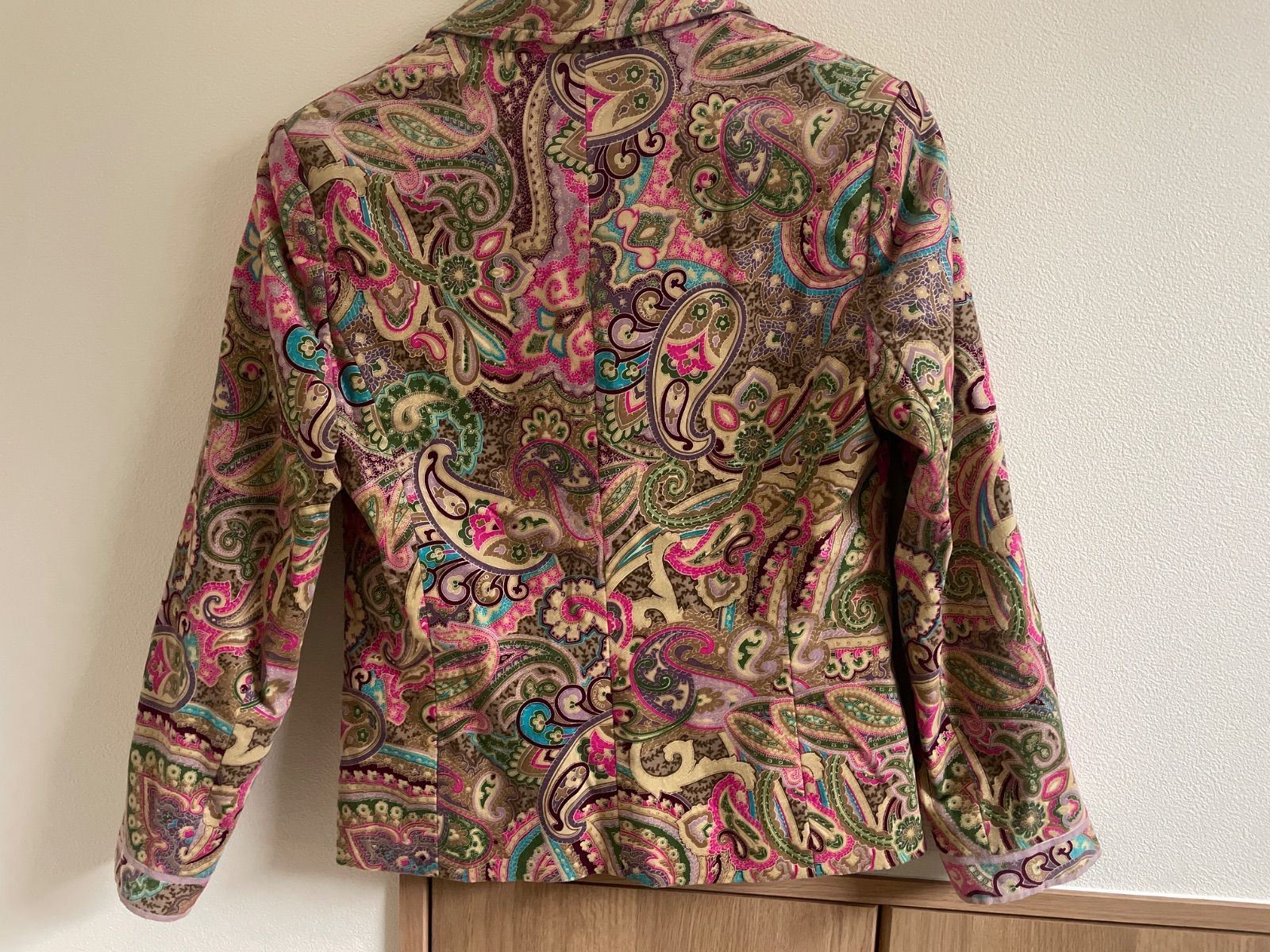 LEONARD レオナール テーラードジャケット 総柄 ペイズリー 絹 肩パット LEONARD レオナール テーラードジャケット 総柄 ペイズリー 絹 肩