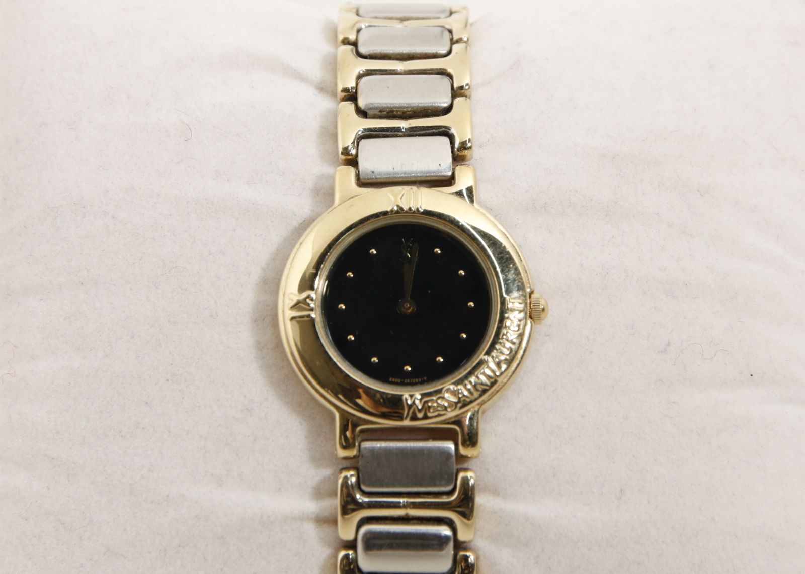 2526 Yves Saint Laurent YSL イヴサンローラン 腕時計 2200-247253-Y