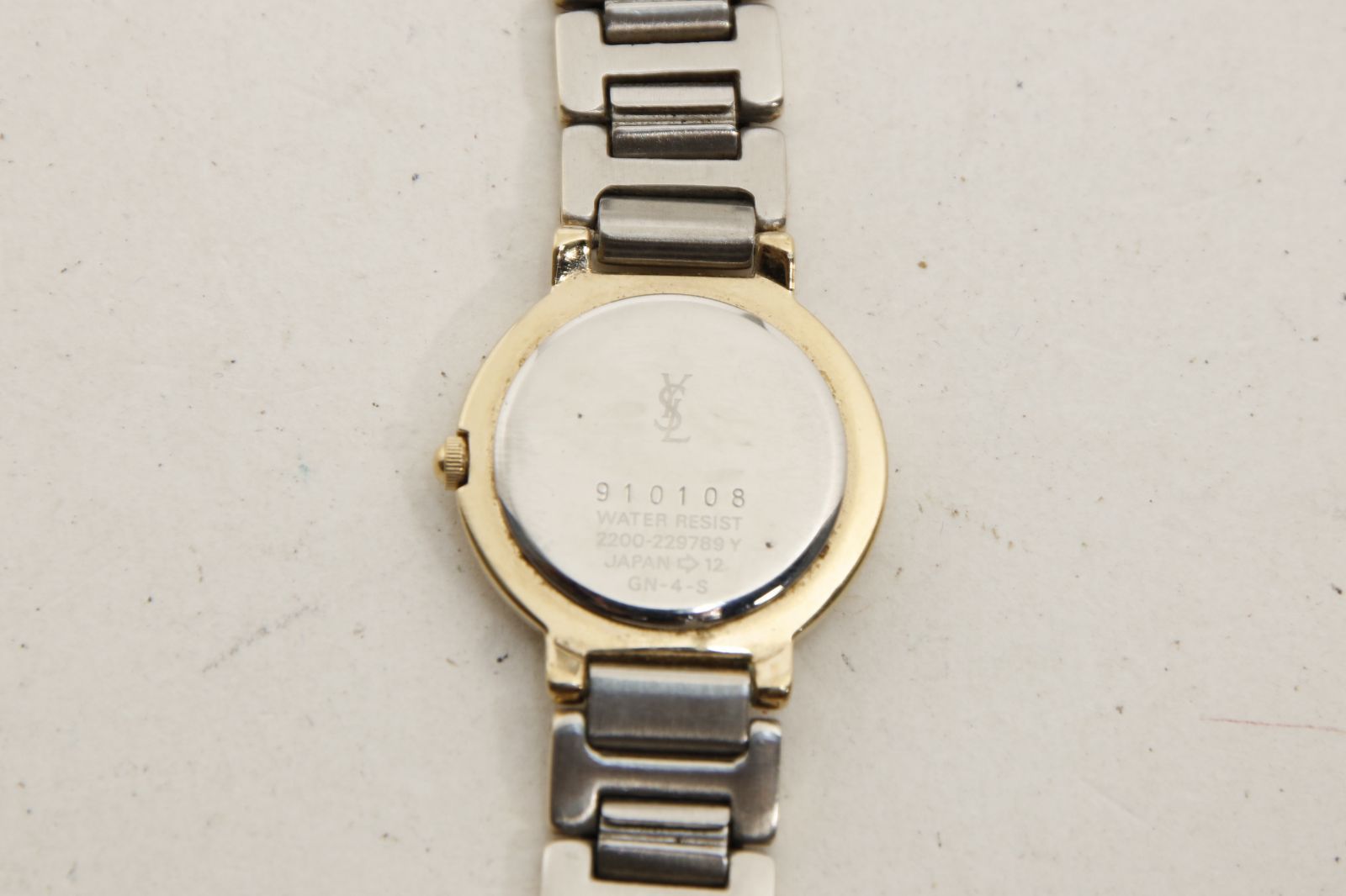 2526 Yves Saint Laurent YSL イヴサンローラン 腕時計 2200-247253-Y